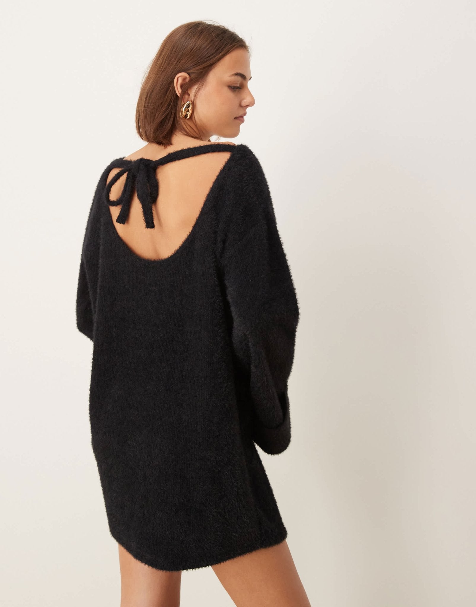 ASOS DESIGN supersoft fluffy slouchy mini jumper dress in black – ASOS Sample Sale EU Store