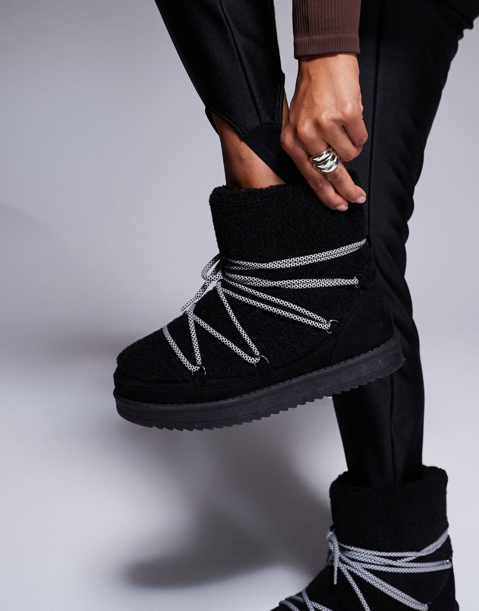 4505 Petite Ski soft shell water repellent skinny ski trousers in black gloss - ASOS Sample Sale EU Store