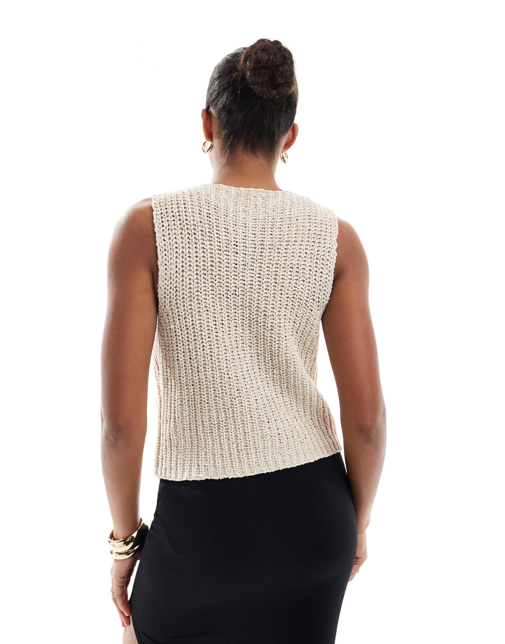 4th & Reckless boucle knit gold button detail sleeveless waistcoat top in beige - ASOS Sample Sale EU Store
