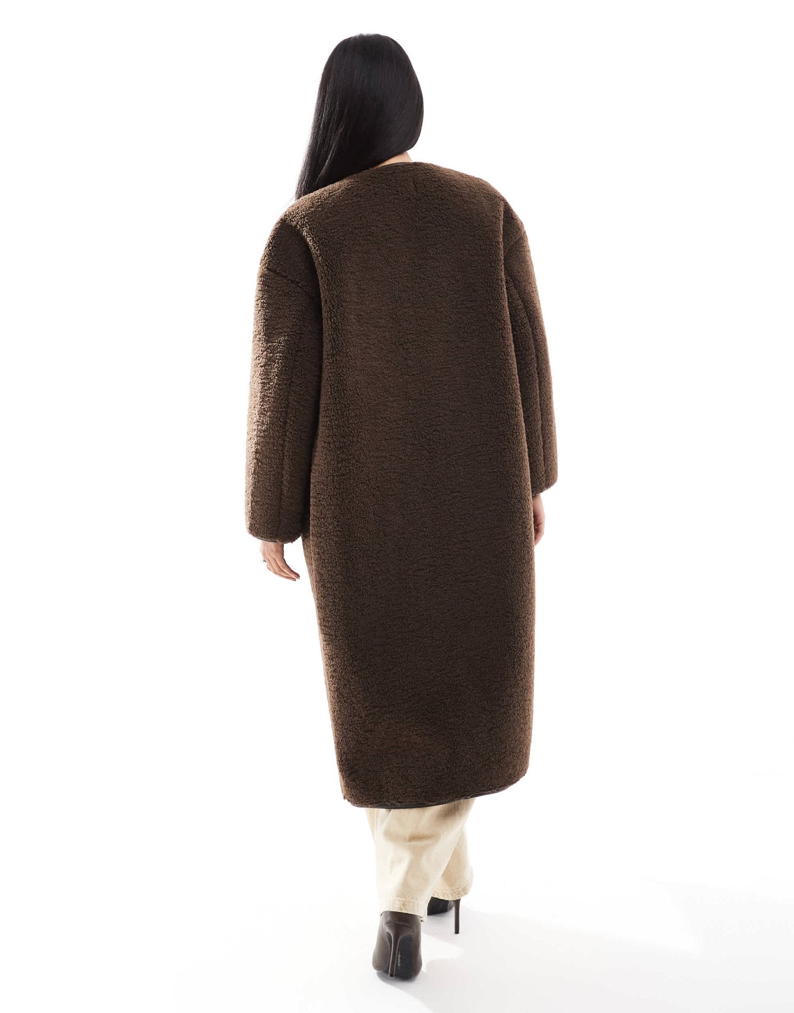 4th & Reckless faux shearling toggle fastening coat in chocolate - ASOS Sample Sale EU Store
