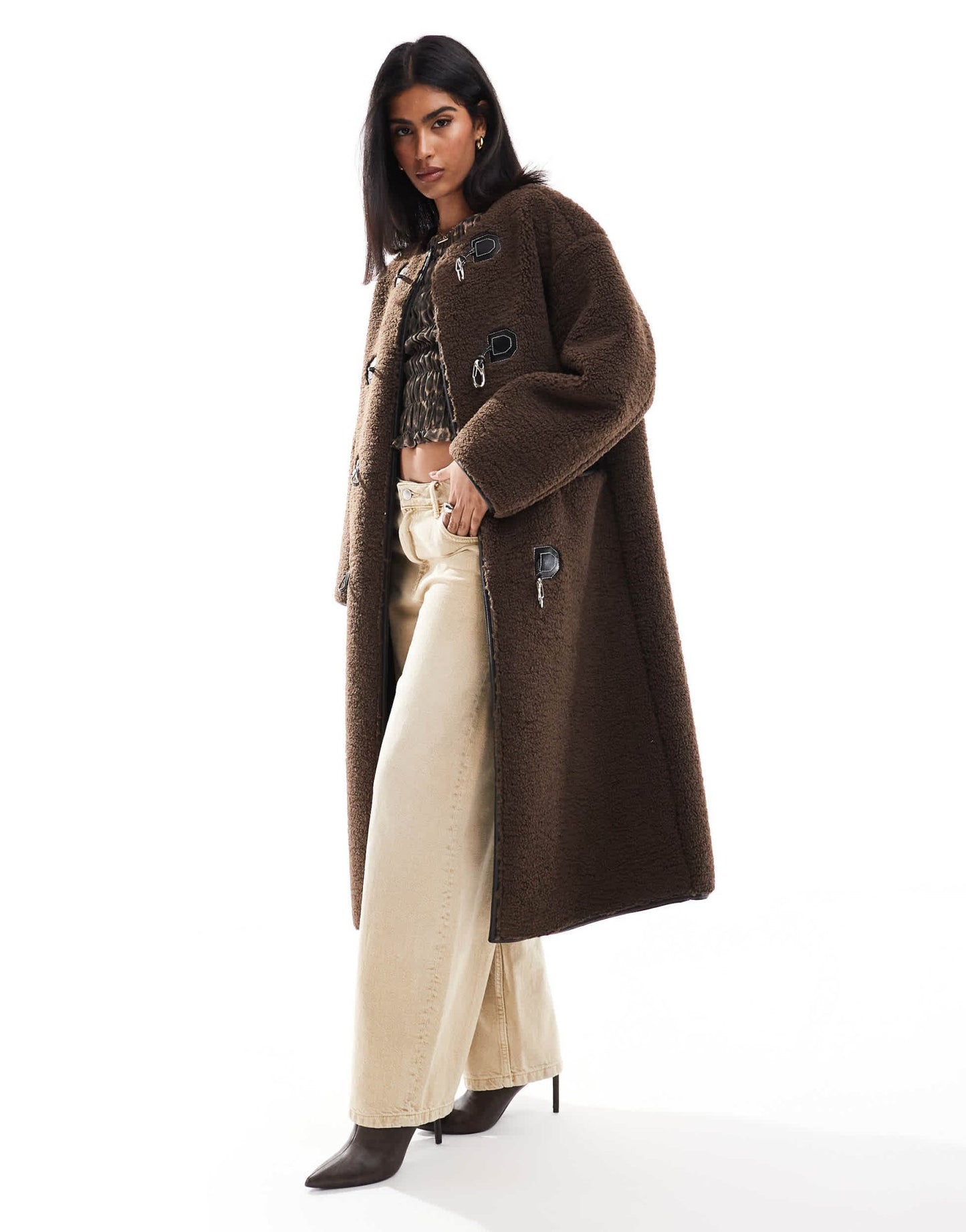 4th & Reckless faux shearling toggle fastening coat in chocolate - ASOS Sample Sale EU Store