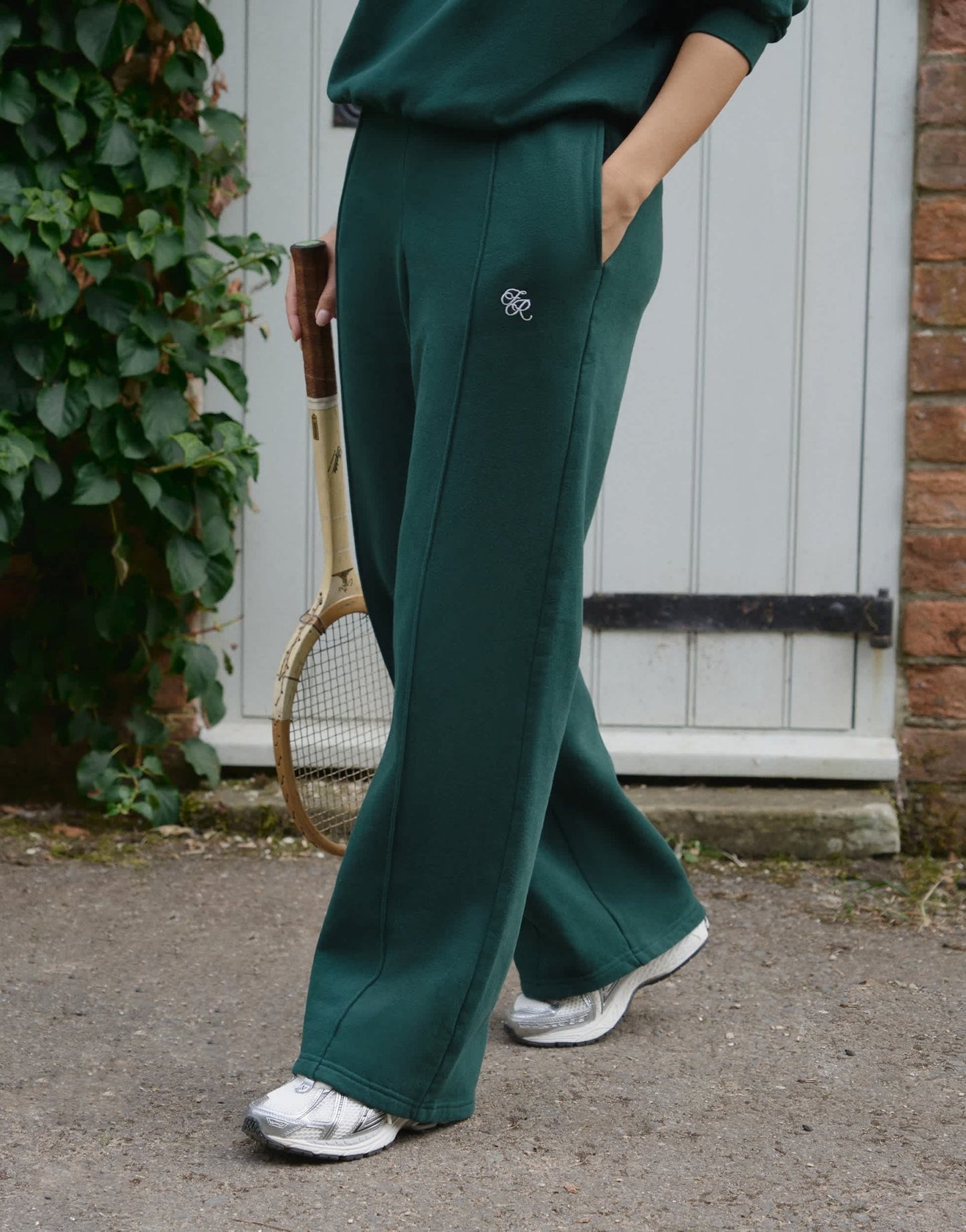 4th & Reckless Forrest wide leg jogger in green - ASOS Sample Sale EU Store