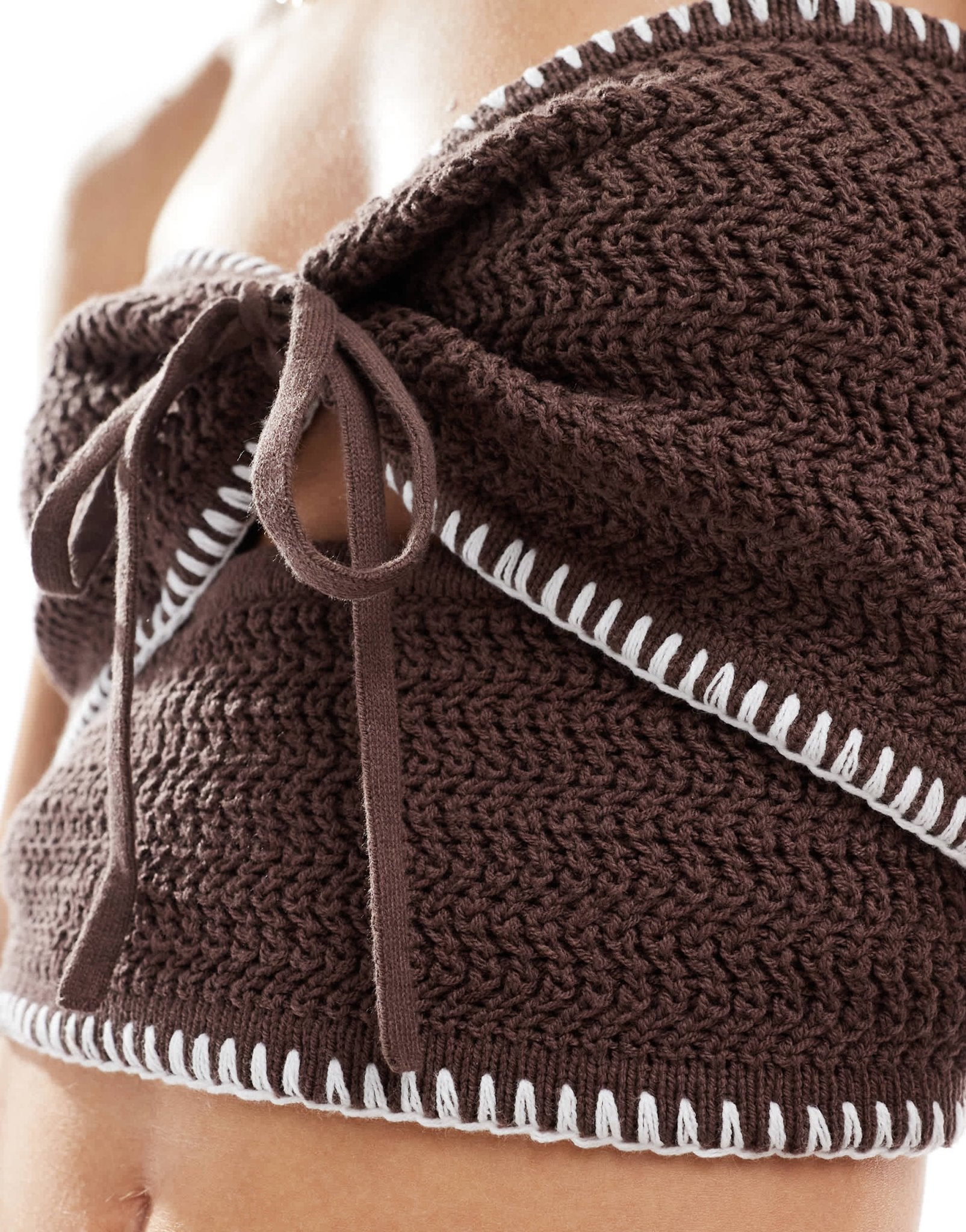 4th & Reckless knitted contrast stitch cut out bandeau beach top co - ord in chocolate - ASOS Sample Sale EU Store