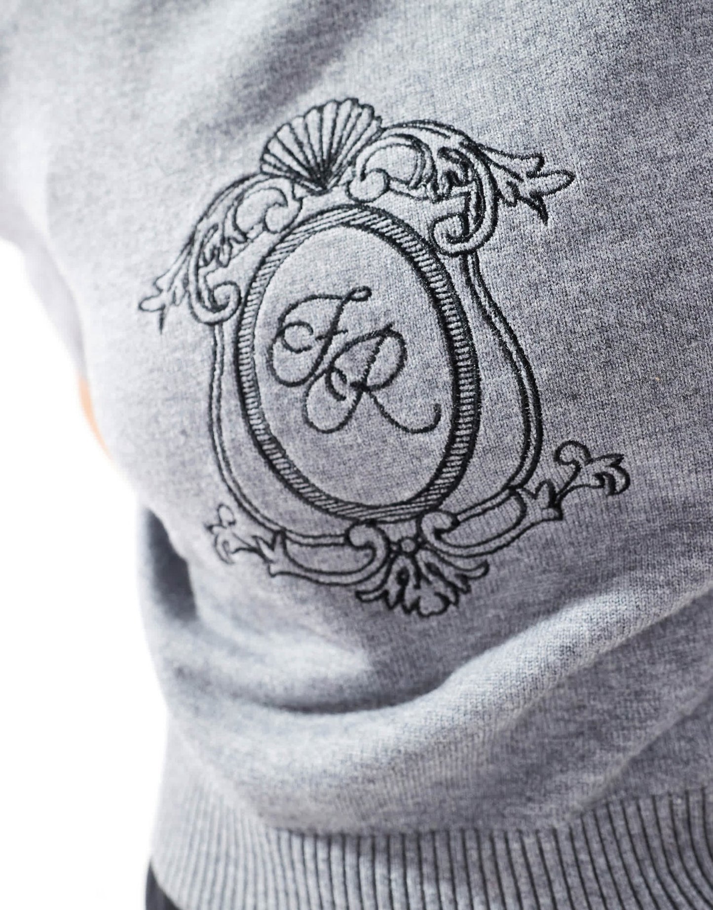4th & Reckless knitted short sleeve emblem logo jumper in grey - ASOS Sample Sale EU Store