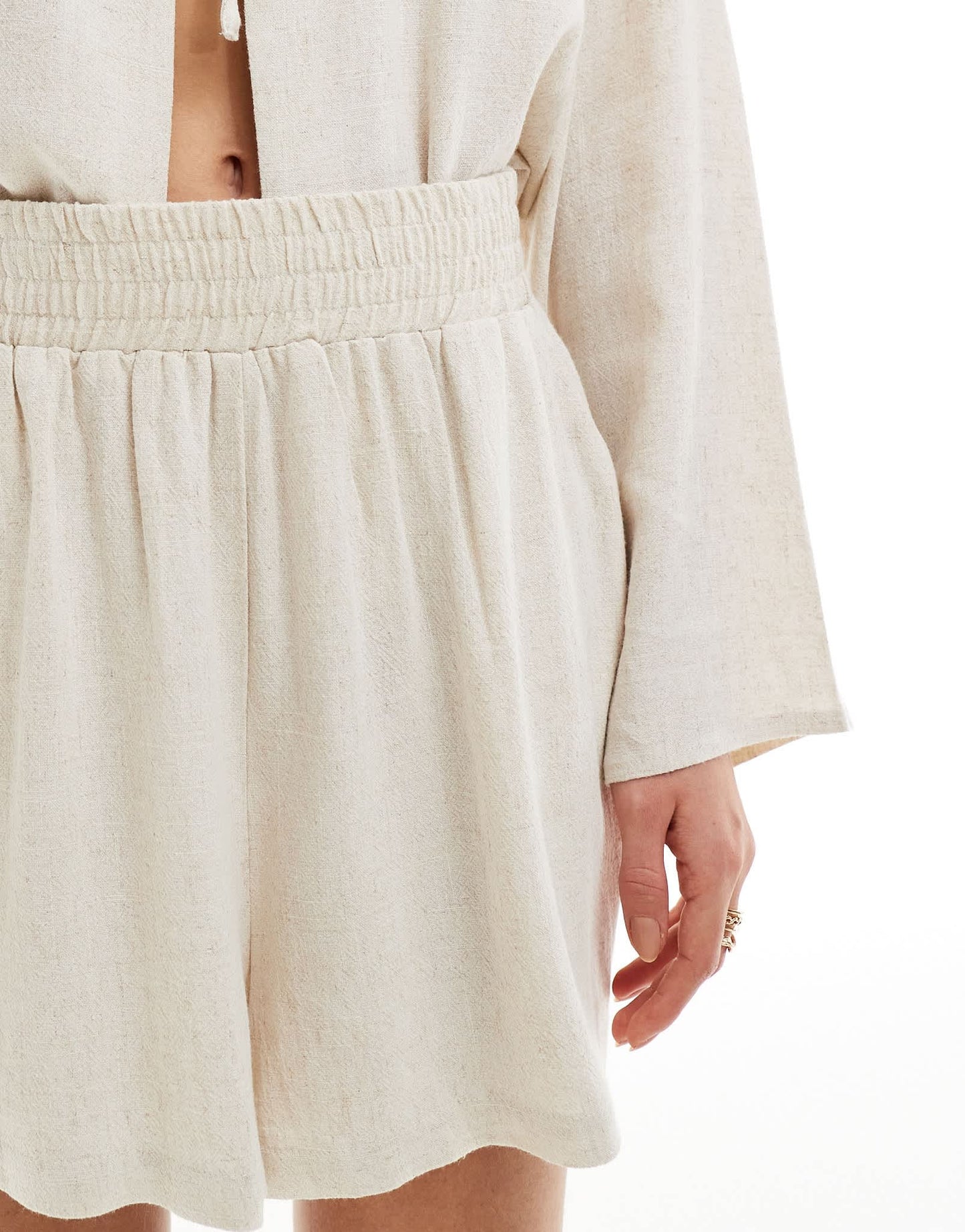 4th & Reckless linen blend shirred waist shorts co - ord in beige - ASOS Sample Sale EU Store