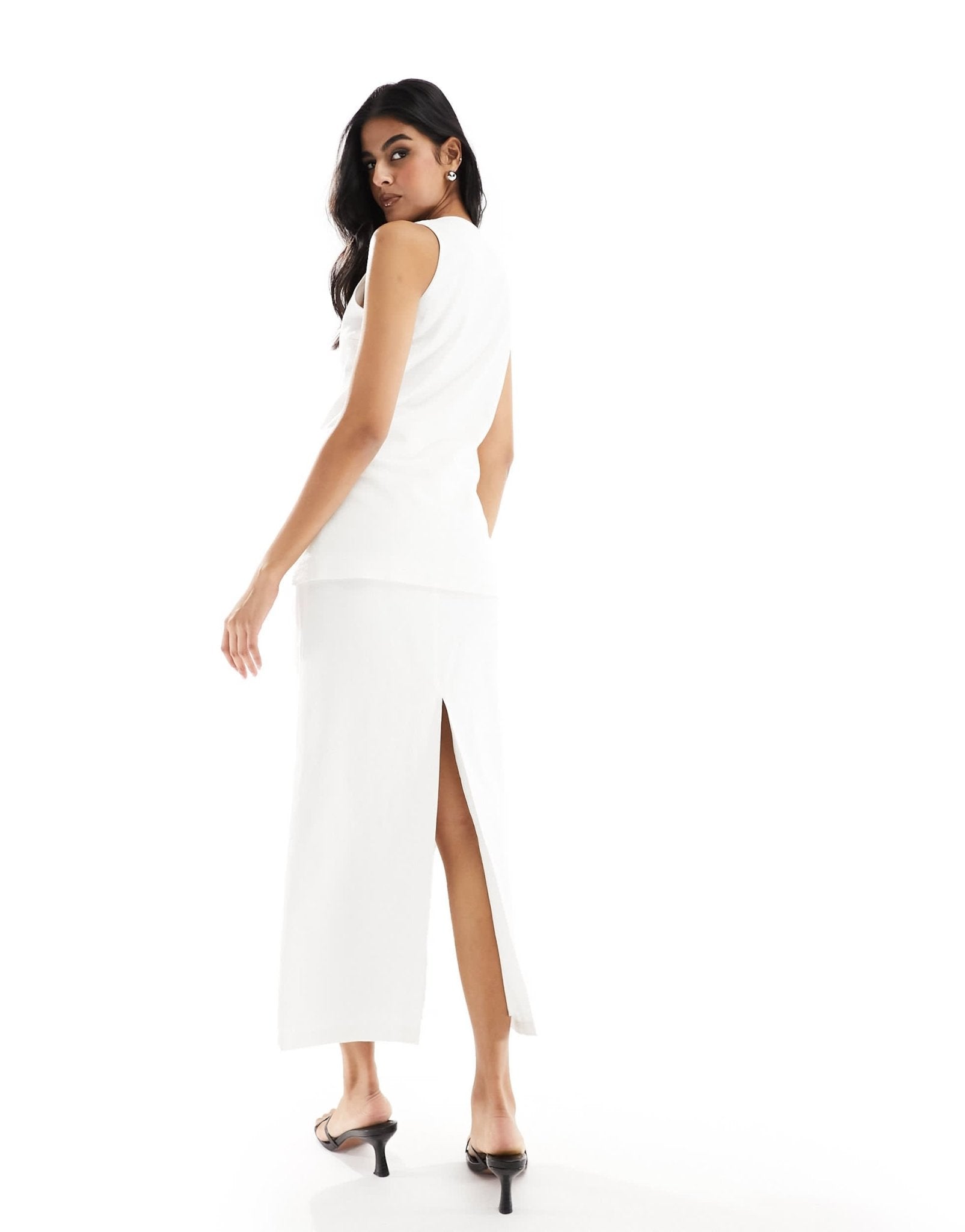 4th & Reckless linen look maxi seam detail skirt co - ord in white - ASOS Sample Sale EU Store
