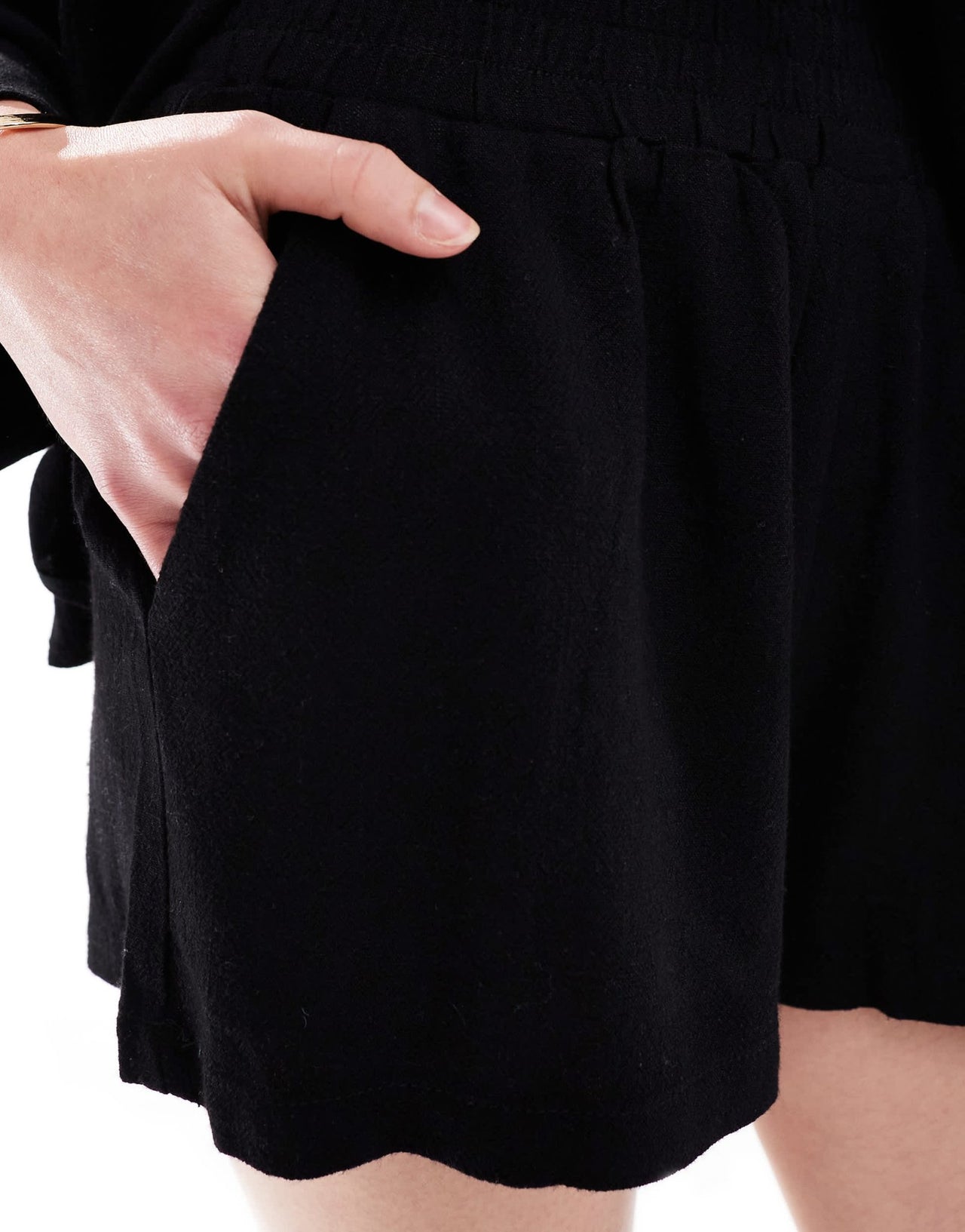 4th & Reckless linen shirred waist shorts co - ord in black - ASOS Sample Sale EU Store