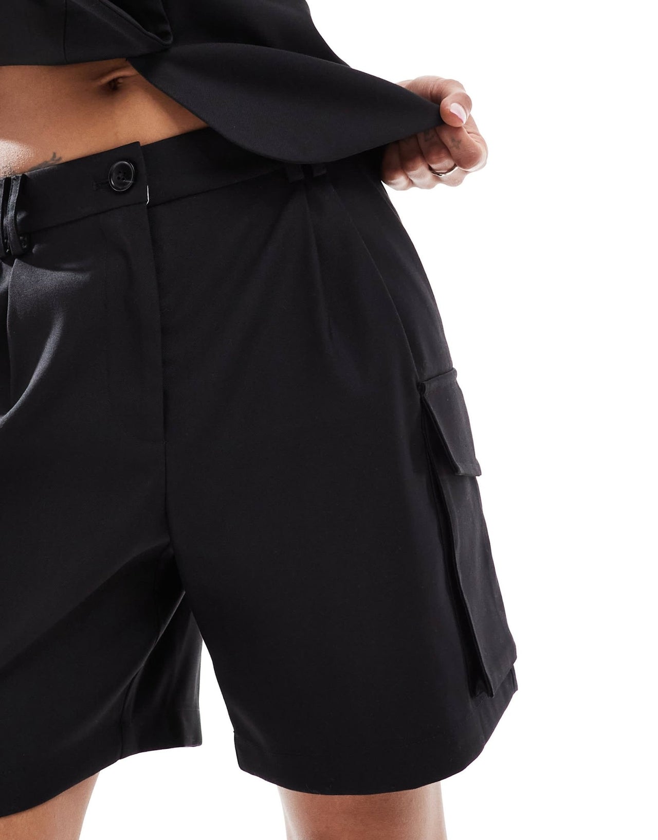 4th & Reckless Petite tailored pocket detail shorts co - ord in black - ASOS Sample Sale EU Store