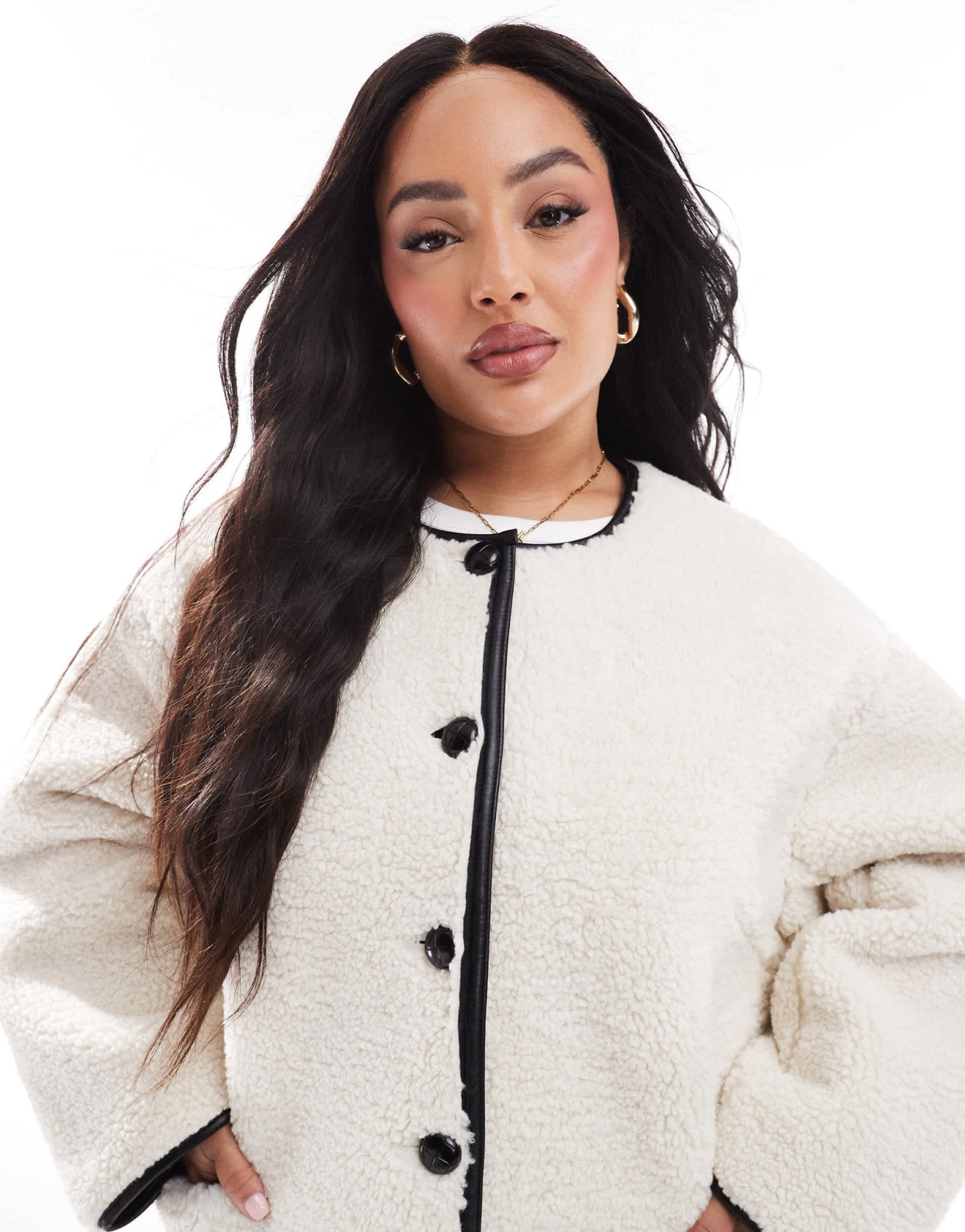 4th & Reckless Plus exclusive button detail faux shearling jacket in cream - ASOS Sample Sale EU Store