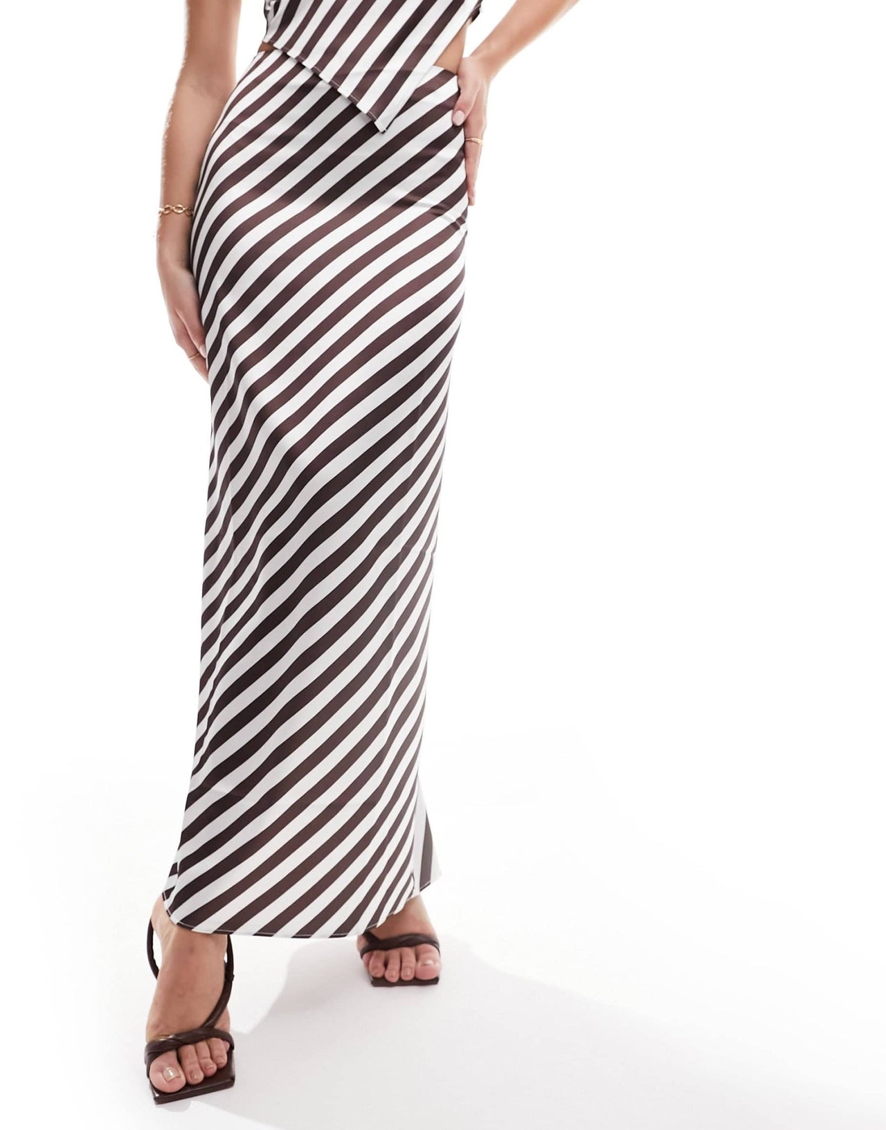 4th & Reckless satin maxi skirt co - ord in cream and chocolate stripe - ASOS Sample Sale EU Store