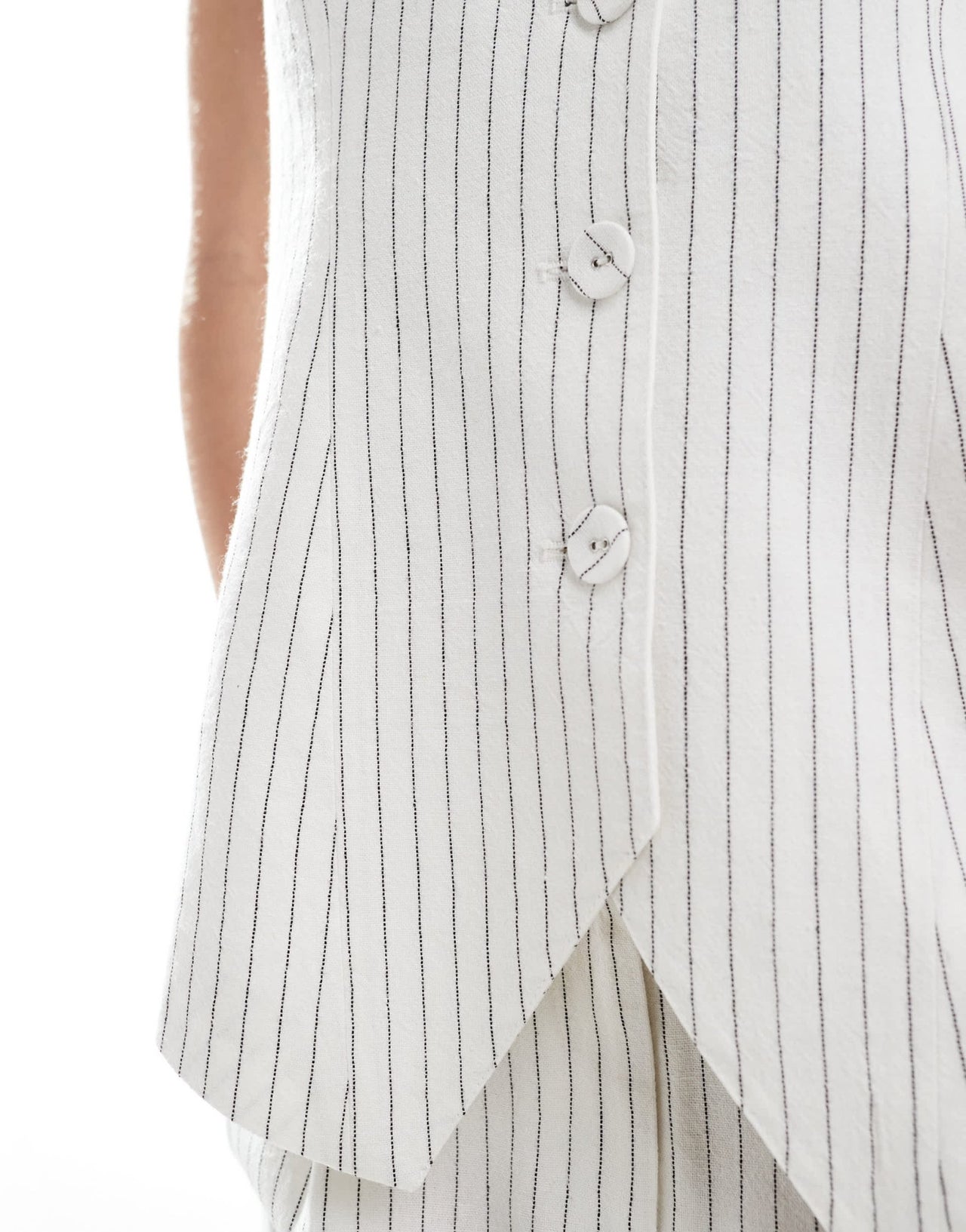 4th & Reckless Tall tailored halterneck button through waistcoat co - ord in white pinstripe - ASOS Sample Sale EU Store