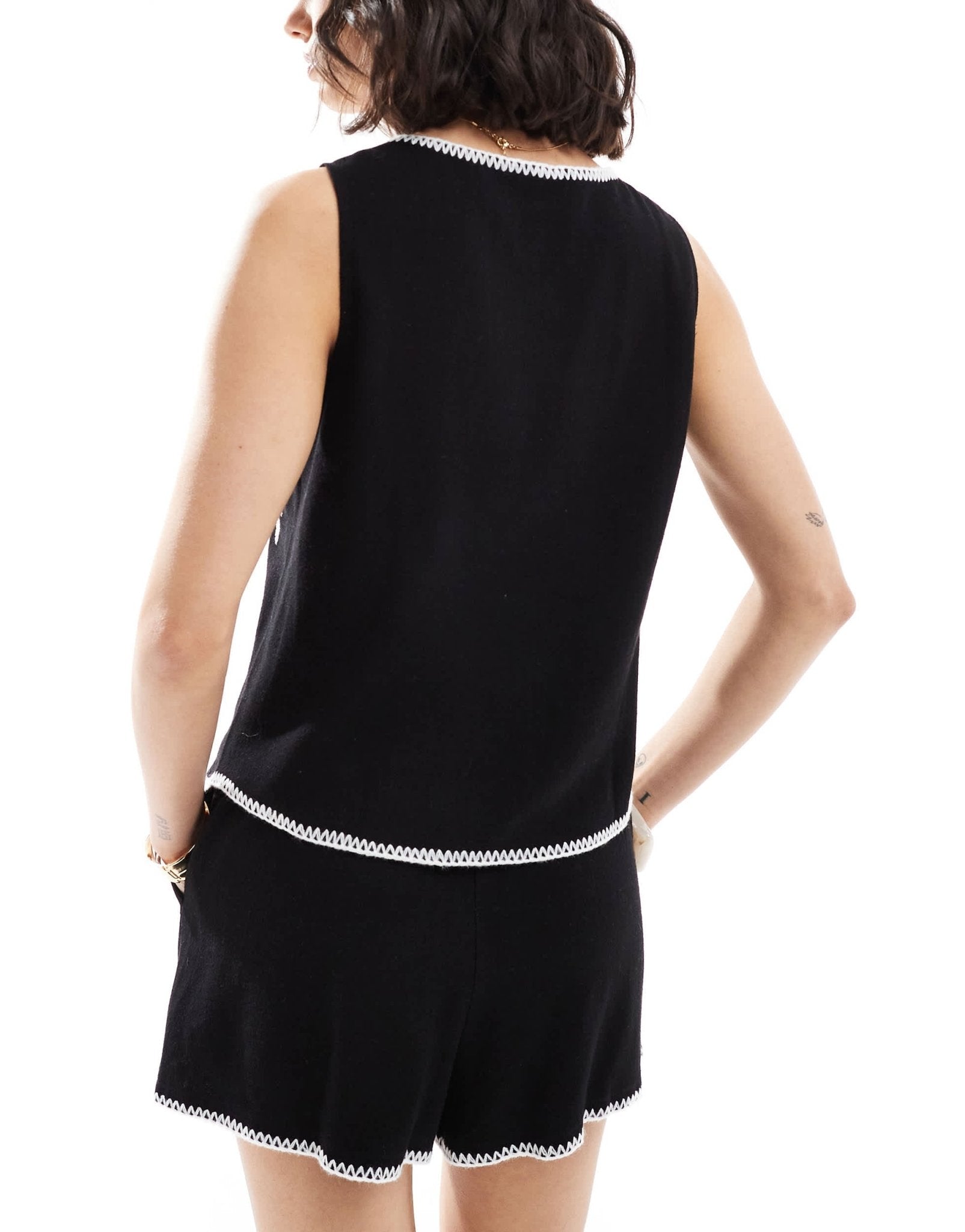 4th & Reckless tie front palm embroidered linen blend waistcoat co - ord in black - ASOS Sample Sale EU Store