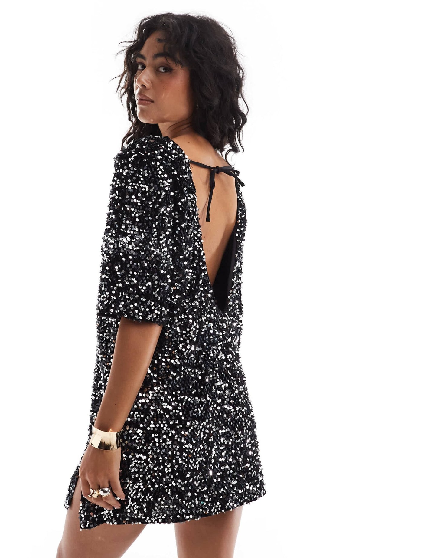 4th & Reckless velvet sequin mini t-shirt dress with open back in black - ASOS Sample Sale EU Store