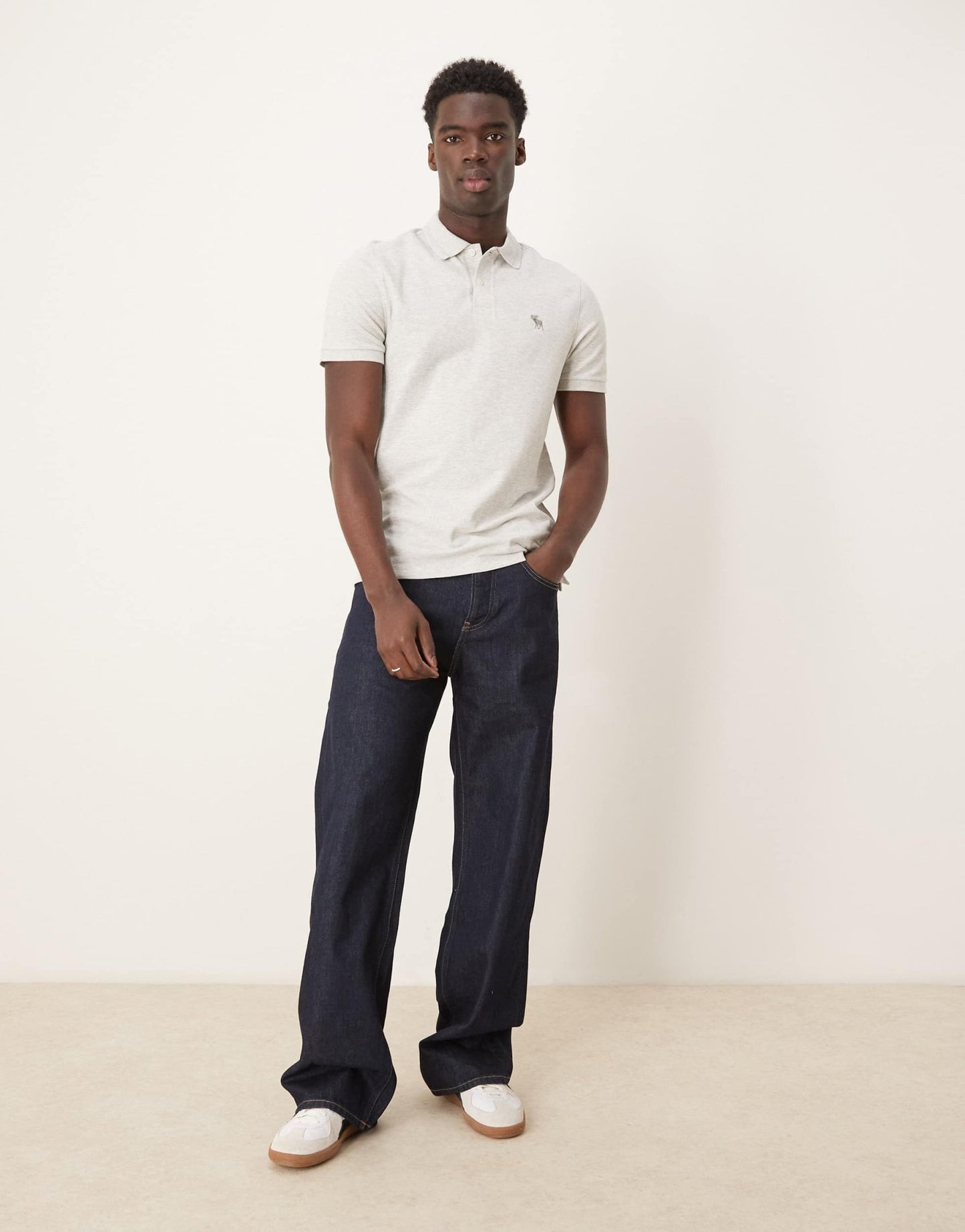 Abercombie & Fitch puffy moose icon logo crew neck t-shirt in dark grey - ASOS Sample Sale EU Store