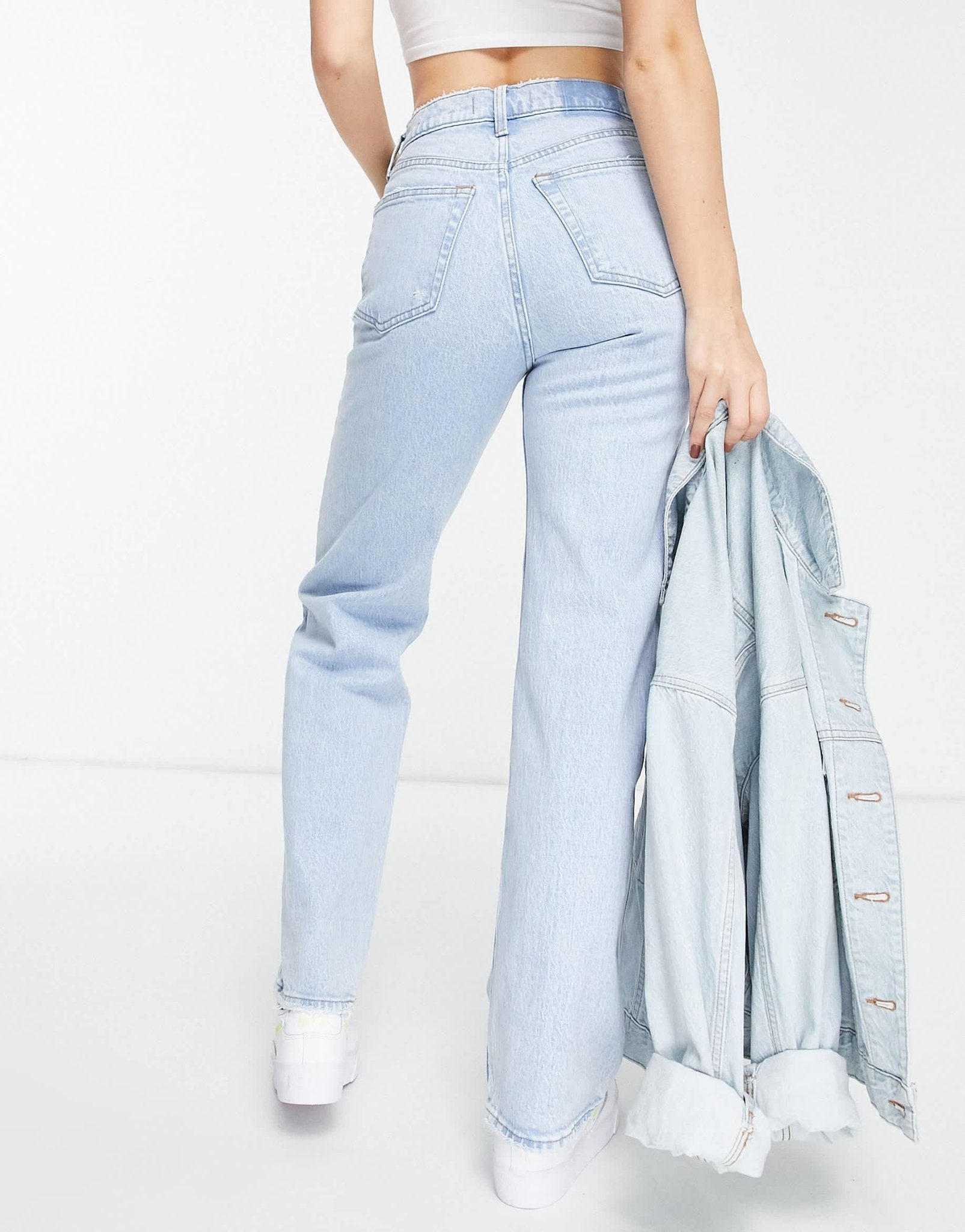 Abercrombie & Fitch 90's relaxed straight leg jeans in light wash - ASOS Sample Sale EU Store
