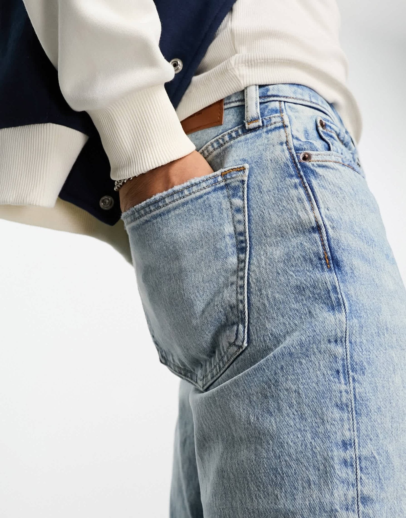 Abercrombie & Fitch 90s straight fit distressed jeans in light wash - ASOS Sample Sale EU Store