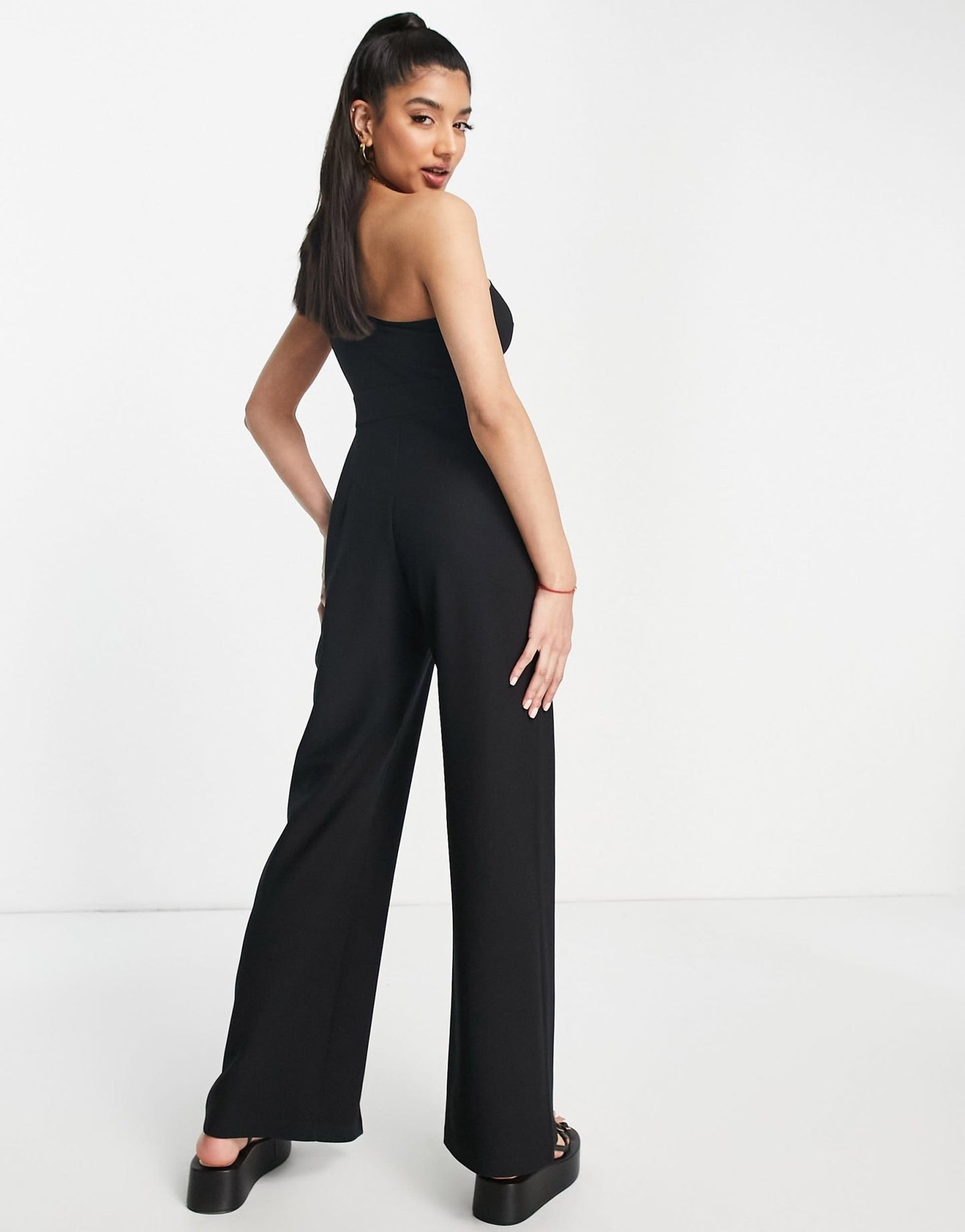 Abercrombie & Fitch asymmetric one shoulder jumpsuit in black - ASOS Sample Sale EU Store