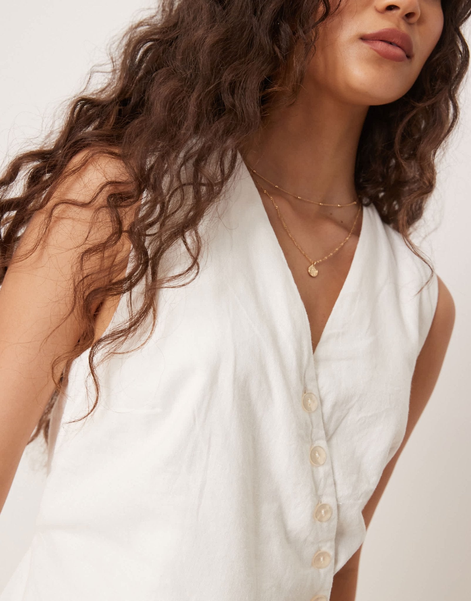 Abercrombie & Fitch asymmetric tailored linen vest in white - ASOS Sample Sale EU Store