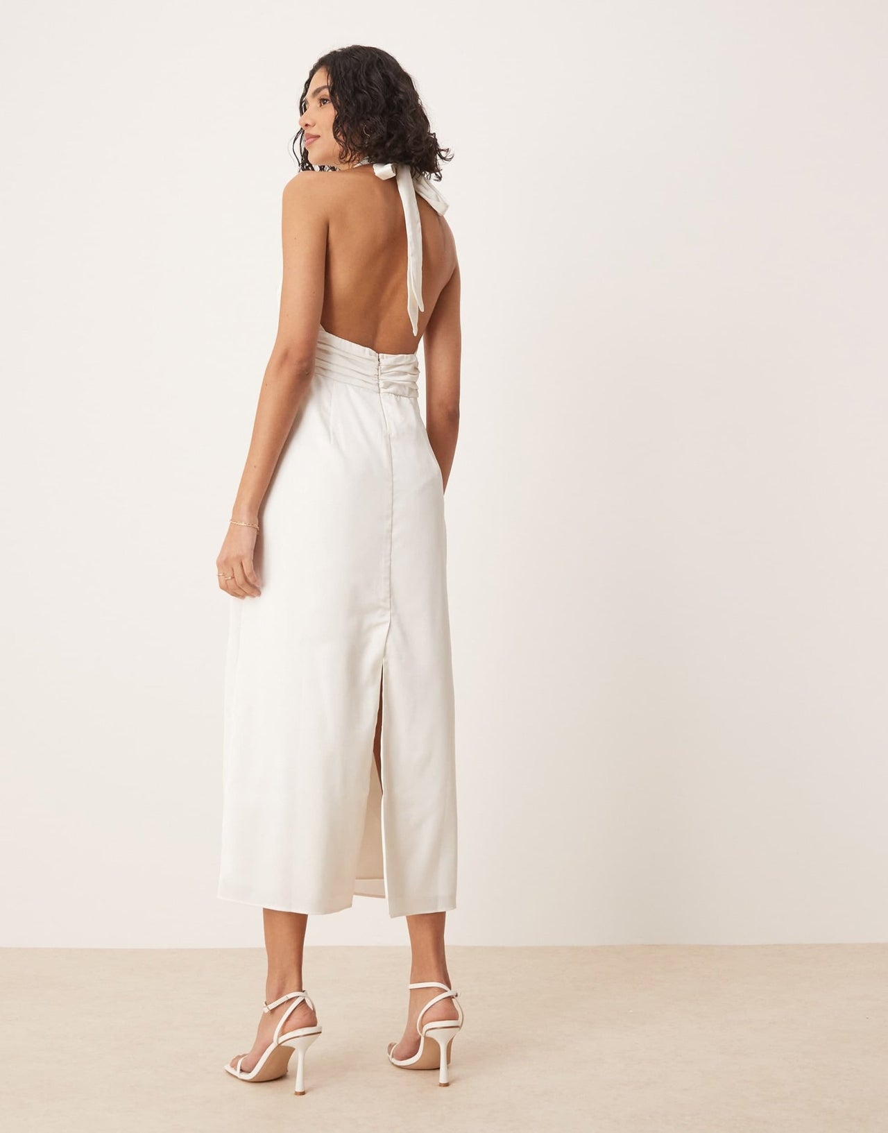Abercrombie & Fitch bridal plunge rosette column halter maxi dress in white - ASOS Sample Sale EU Store