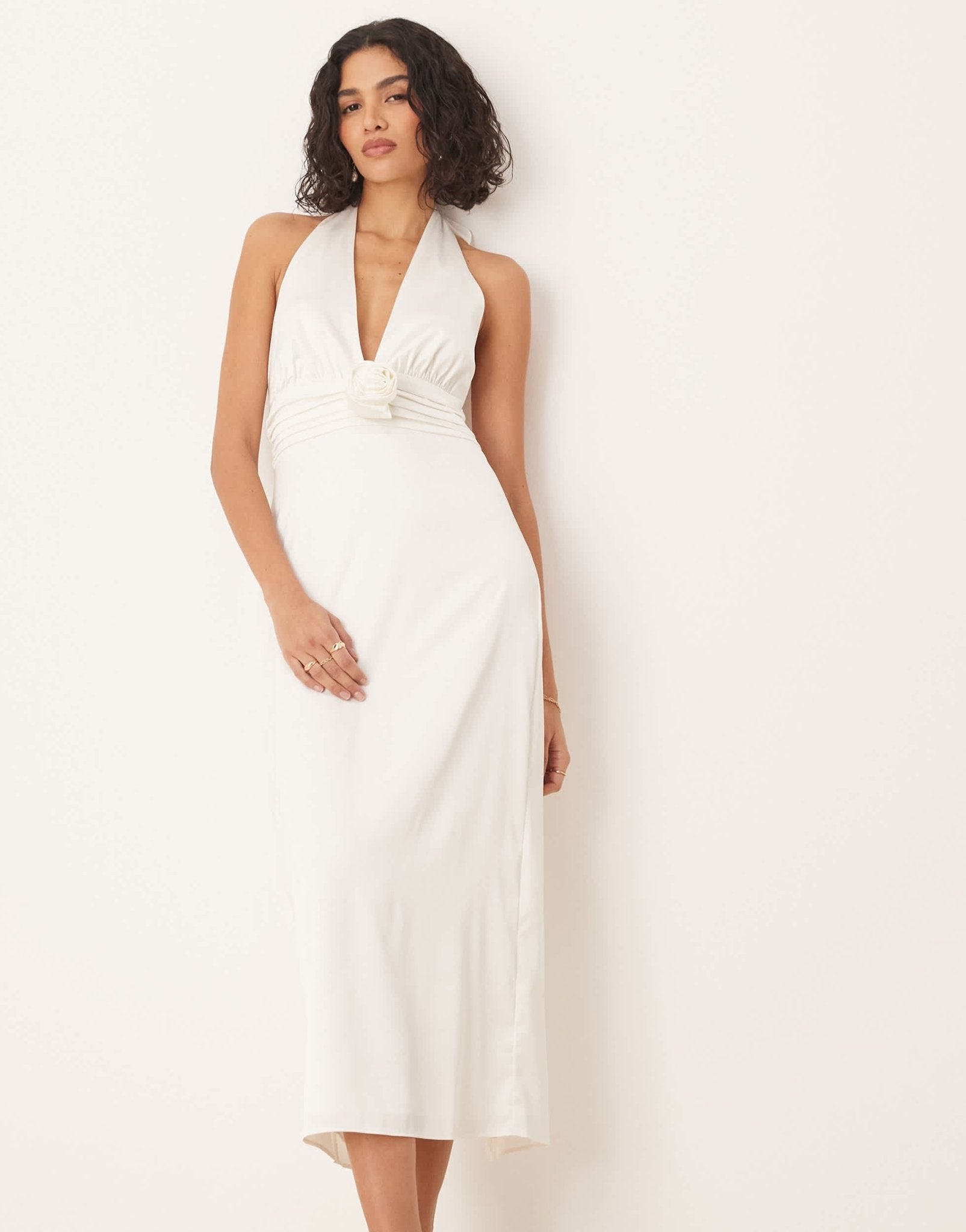Abercrombie & Fitch bridal plunge rosette column halter maxi dress in white - ASOS Sample Sale EU Store