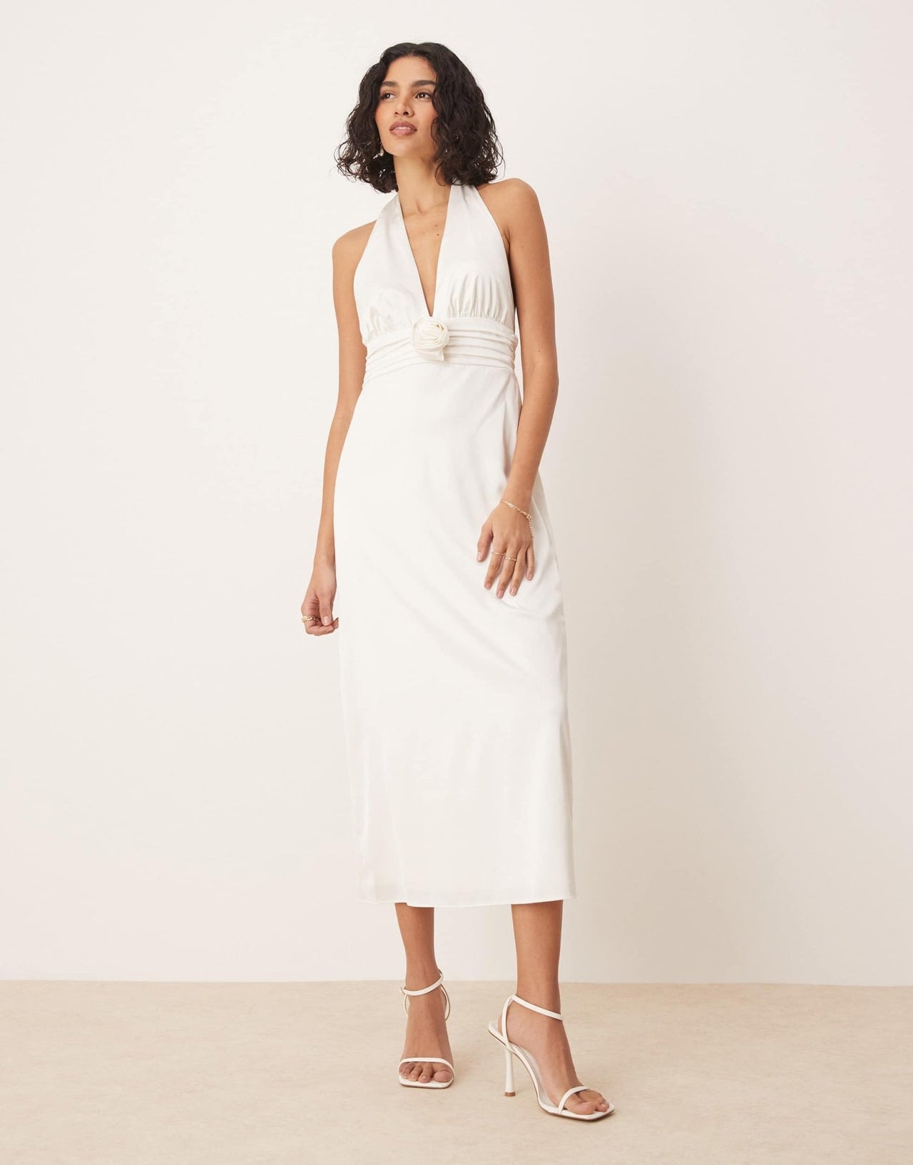 Abercrombie & Fitch bridal plunge rosette column halter maxi dress in white - ASOS Sample Sale EU Store