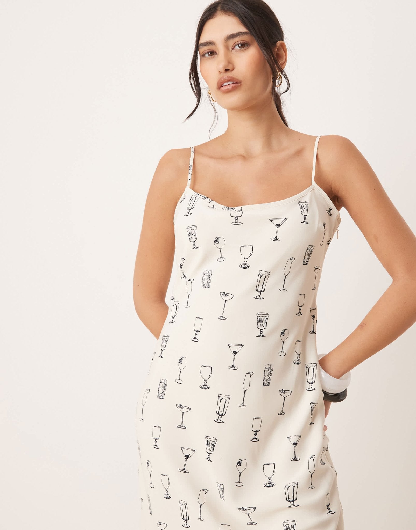 Abercrombie & Fitch cami strap slip maxi dress in cream martini print - ASOS Sample Sale EU Store