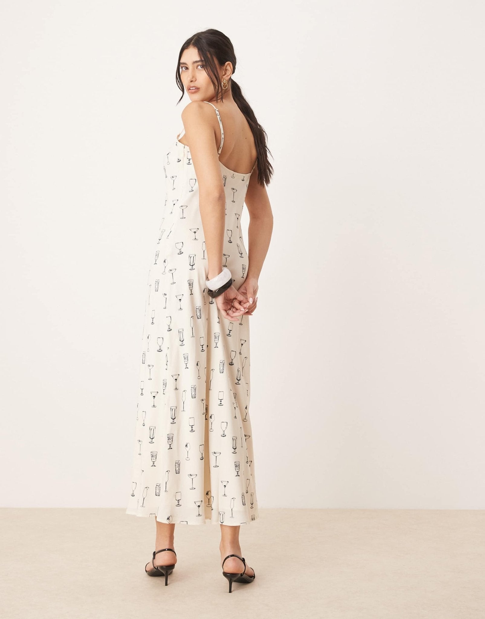 Abercrombie & Fitch cami strap slip maxi dress in cream martini print - ASOS Sample Sale EU Store