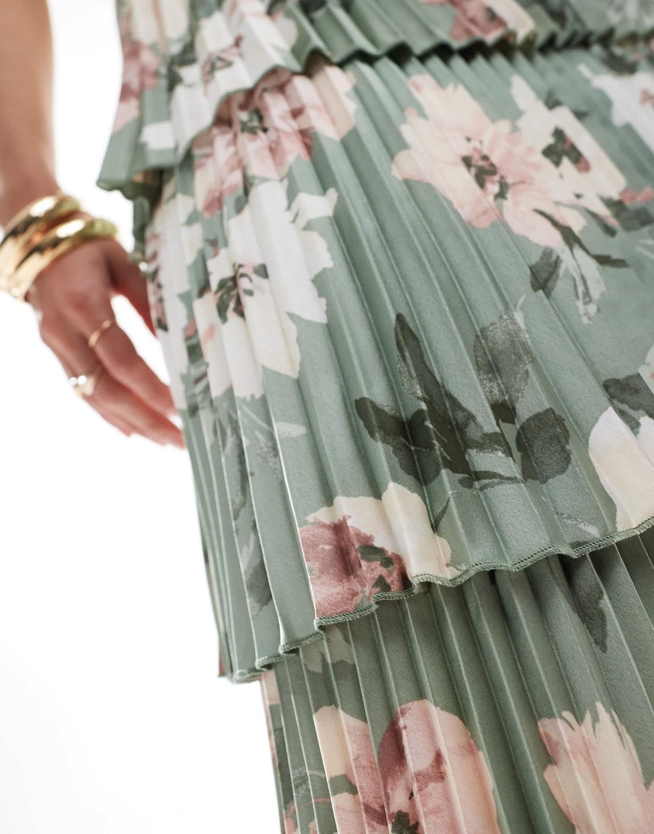 Abercrombie & Fitch co - ord tiered floral print satin maxi skirt in green - ASOS Sample Sale EU Store