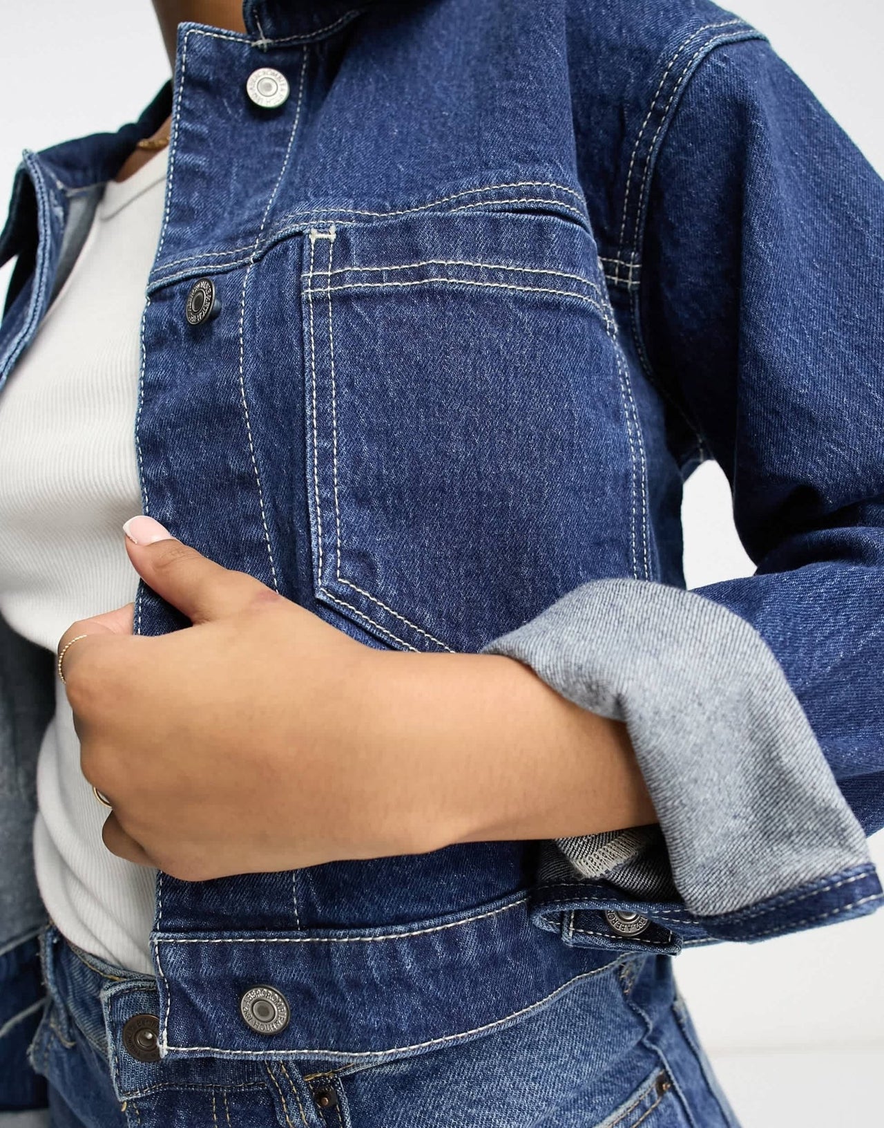 Abercrombie & Fitch cropped denim jacket in dark blue - ASOS Sample Sale EU Store