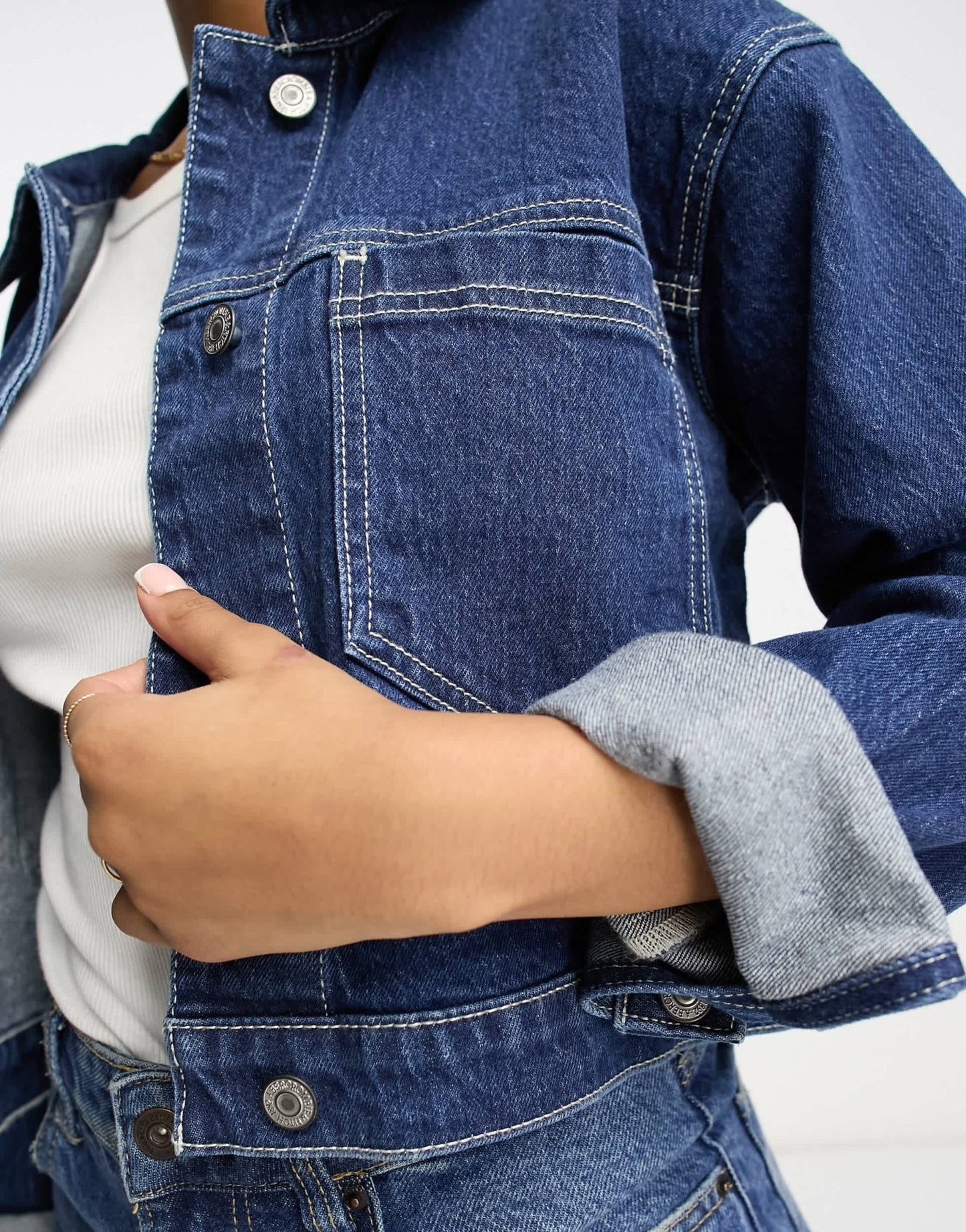 Abercrombie & Fitch cropped denim jacket in dark blue - ASOS Sample Sale EU Store