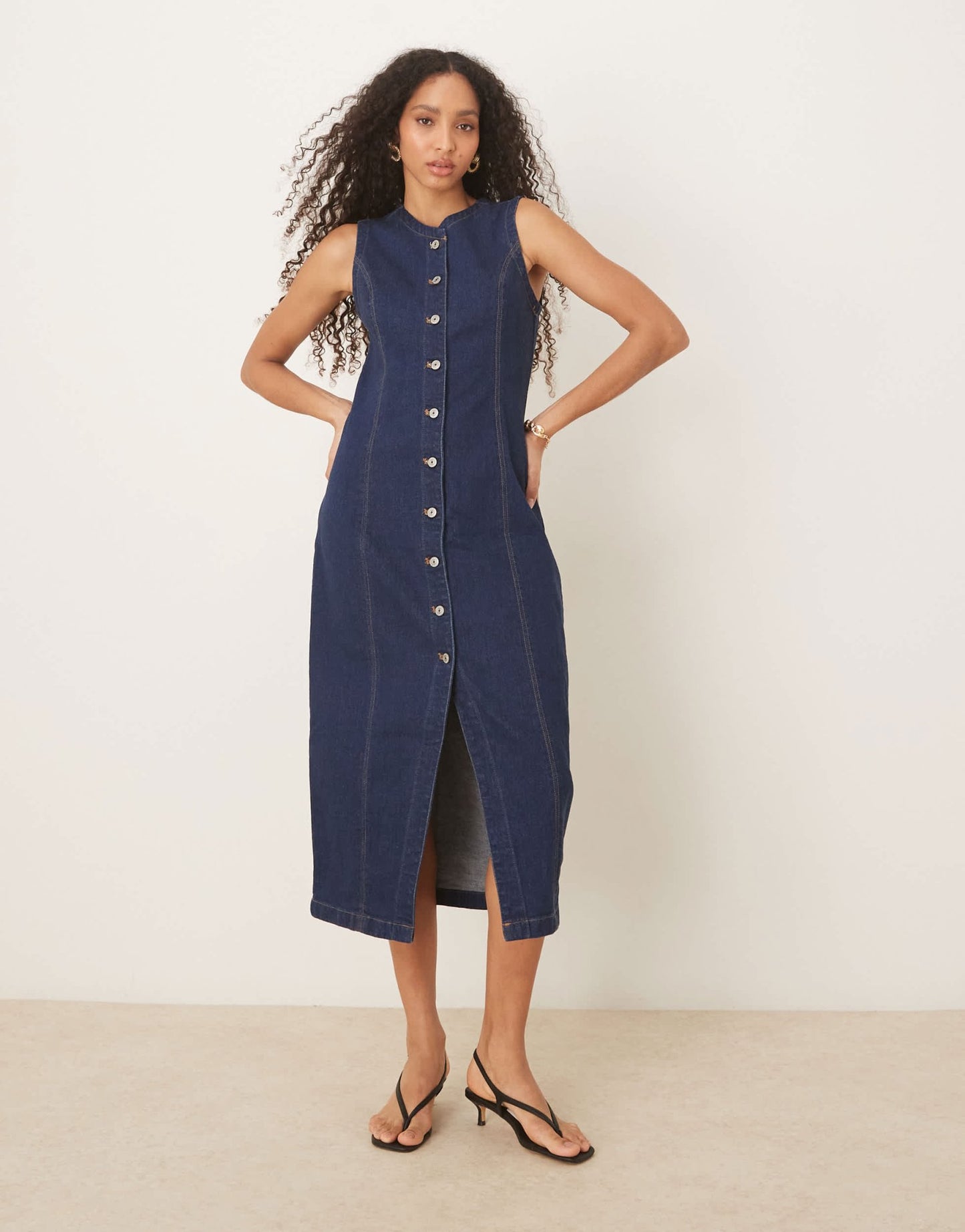 Abercrombie & Fitch denim button through sleeveless midi dress in dark blue wash - ASOS Sample Sale EU Store