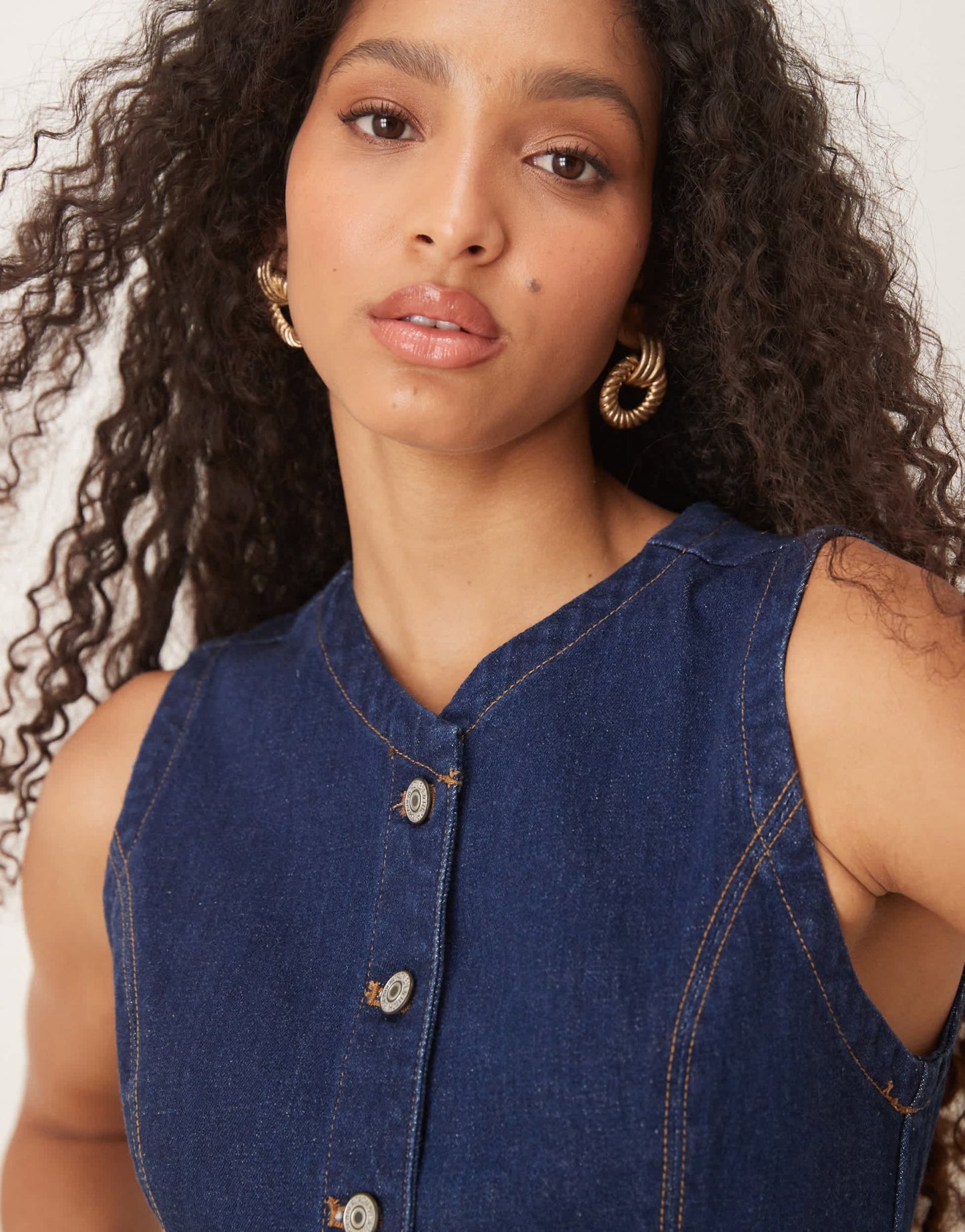 Abercrombie & Fitch denim button through sleeveless midi dress in dark blue wash - ASOS Sample Sale EU Store