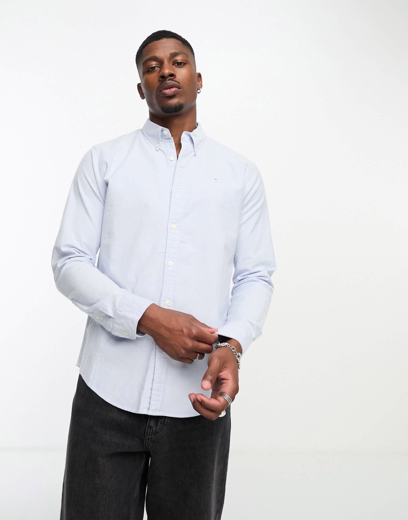 Abercrombie & Fitch elevated icon logo relaxed fit oxford shirt in light blue - ASOS Sample Sale EU Store