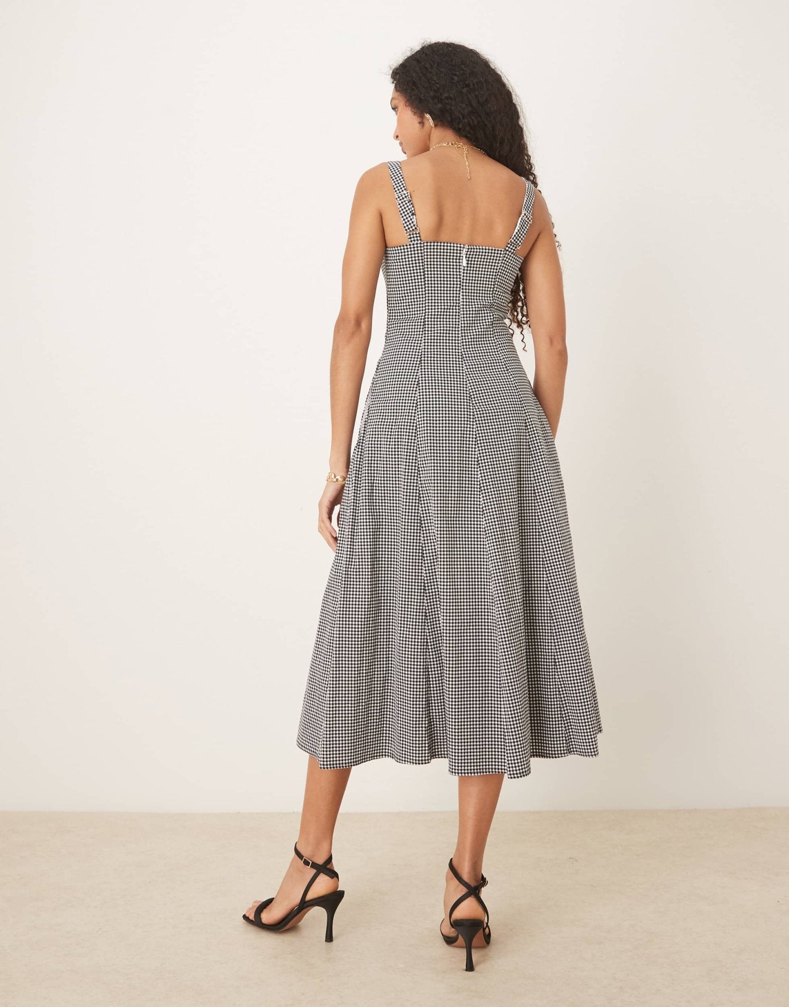 Abercrombie & Fitch flowy midi dress in black gingham - ASOS Sample Sale EU Store