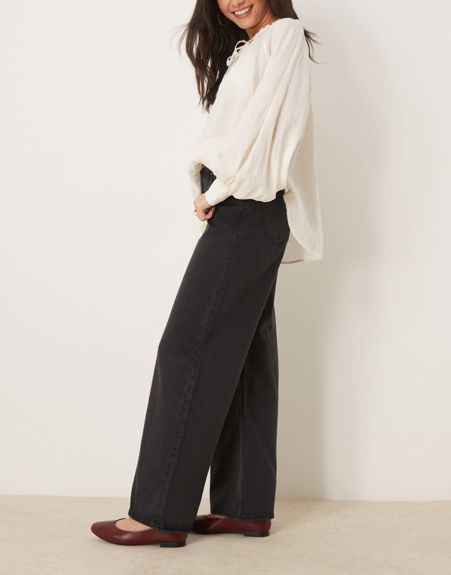 Abercrombie & Fitch high rise wide leg jean in black - ASOS Sample Sale EU Store