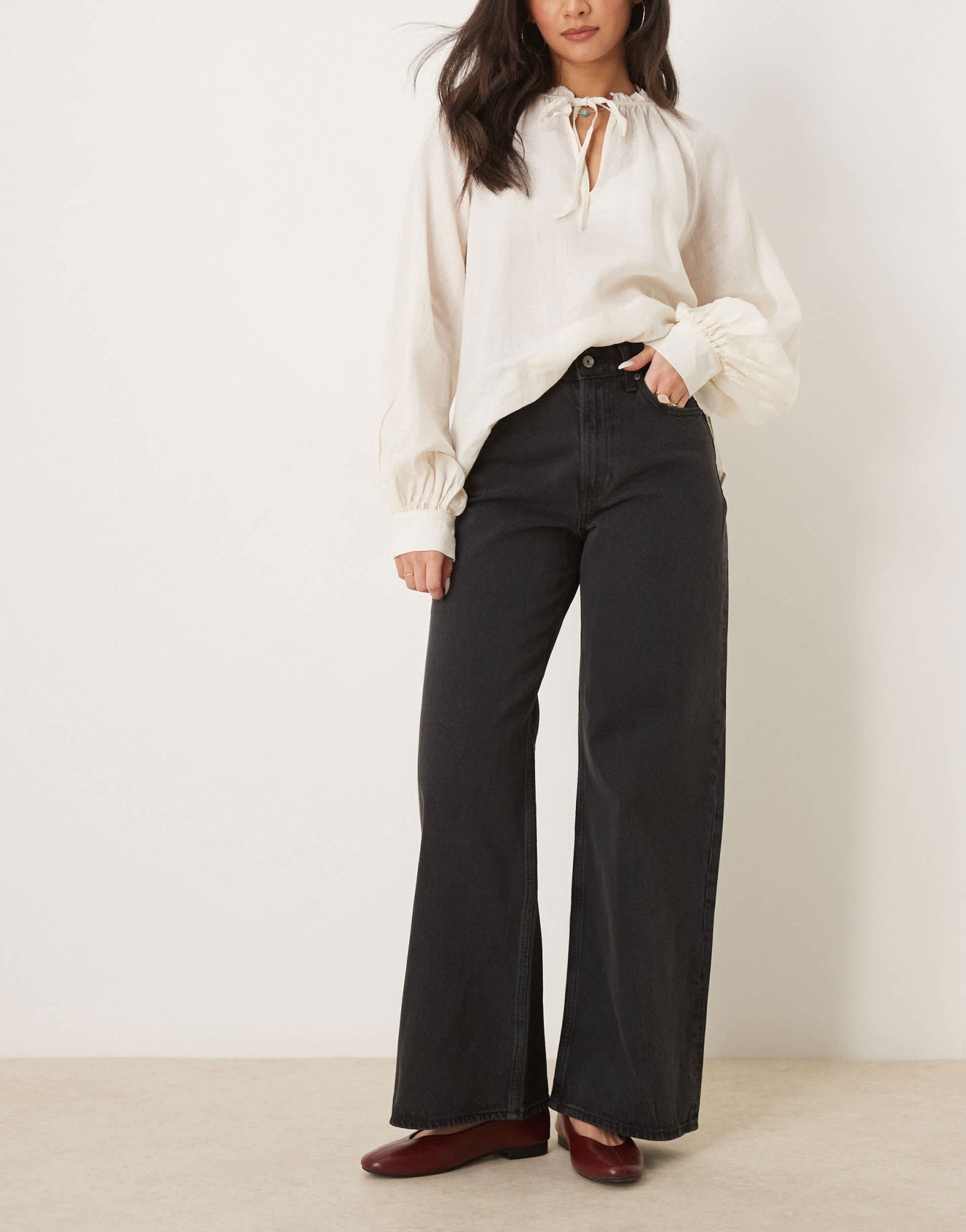 Abercrombie & Fitch high rise wide leg jean in black - ASOS Sample Sale EU Store