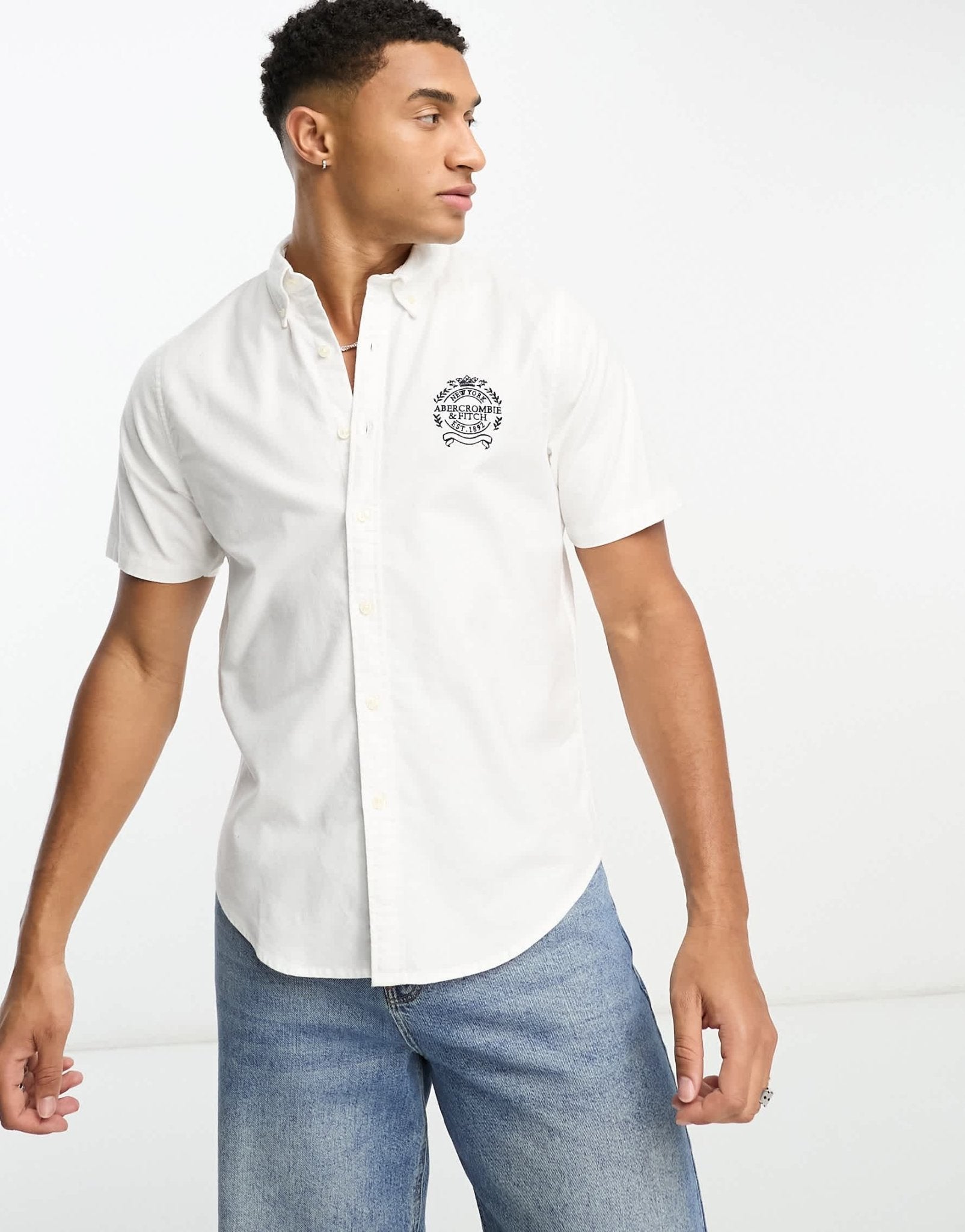 Abercrombie & Fitch logo short sleeve oxford shirt in white - ASOS Sample Sale EU Store