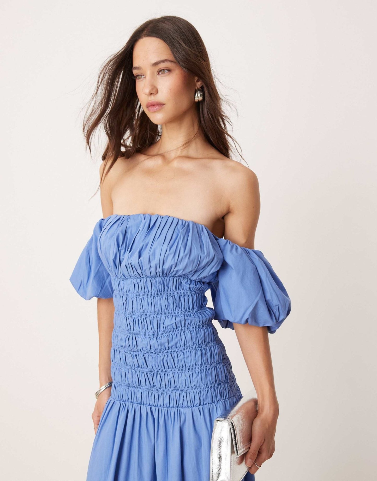 Abercrombie & Fitch off the shoulder smocked low waist maxi dress in blue tile print - ASOS Sample Sale EU Store