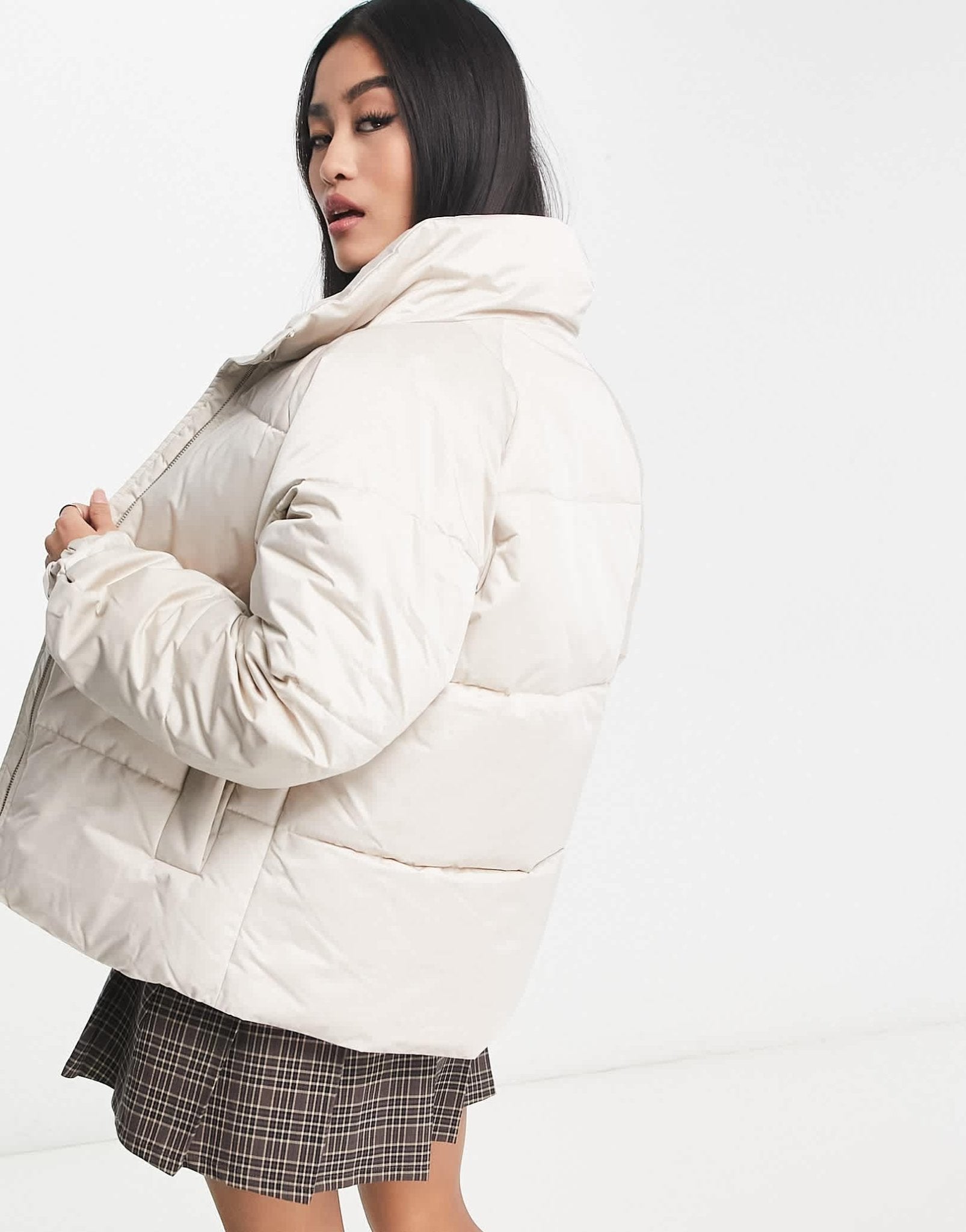 Abercrombie & Fitch satin nylon puffer jacket in light grey - ASOS Sample Sale EU Store