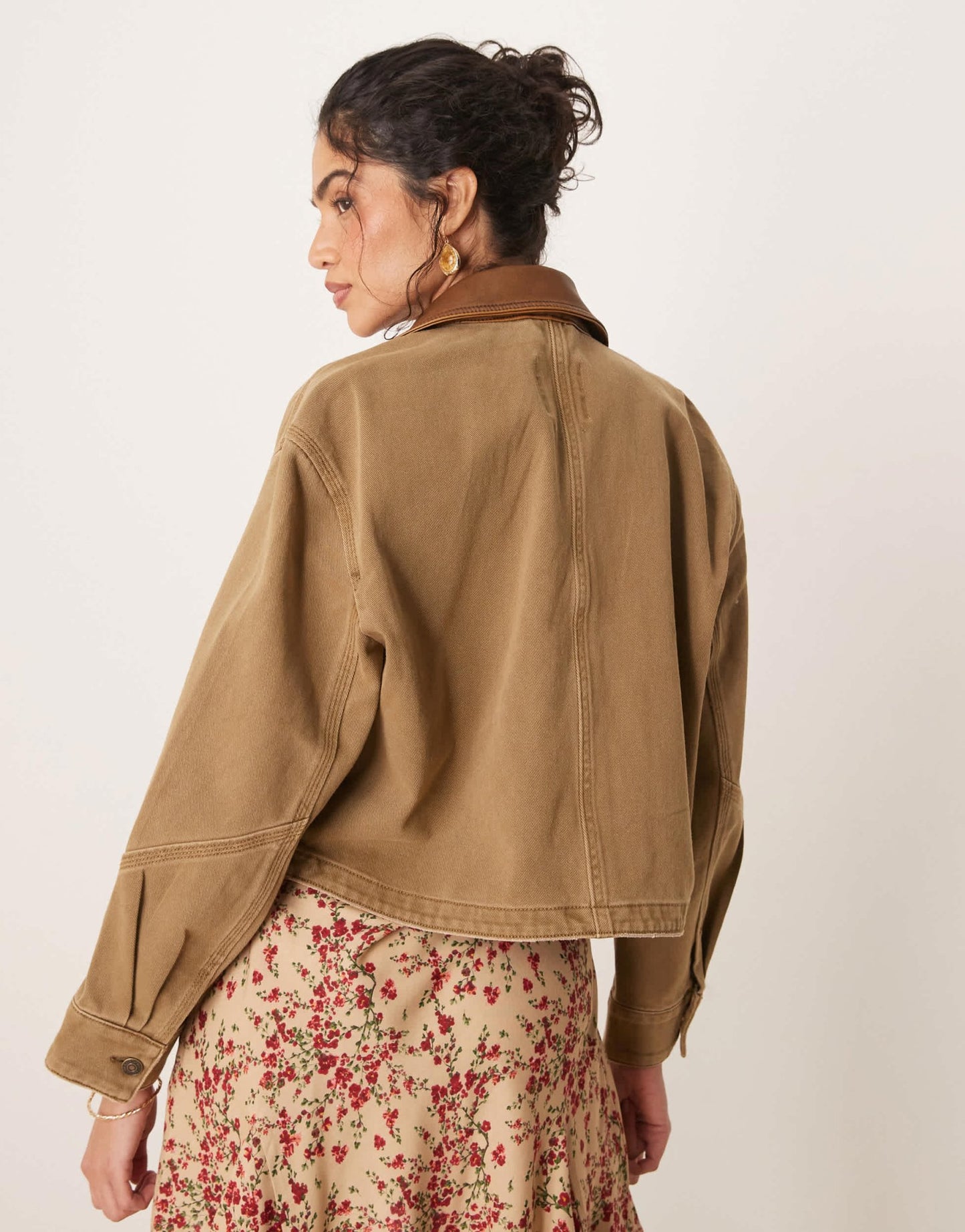Abercrombie & Fitch short workwear denim jacket in beige - ASOS Sample Sale EU Store