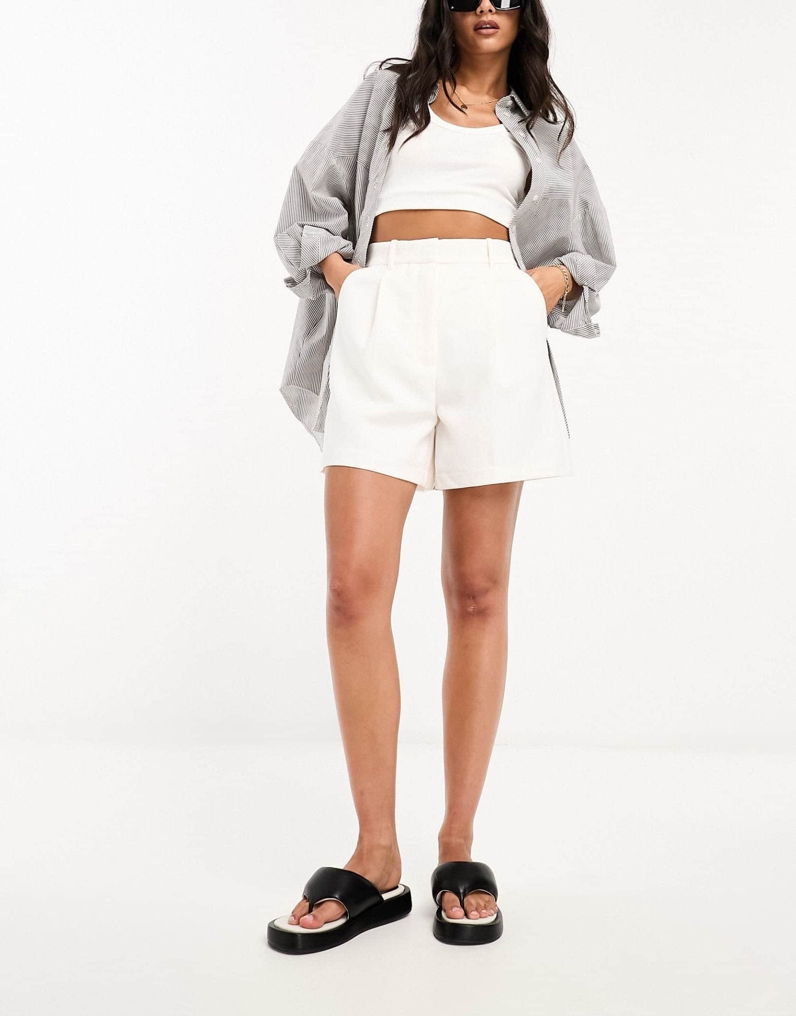 Abercrombie & Fitch soft tailored short in cream - ASOS Sample Sale EU Store