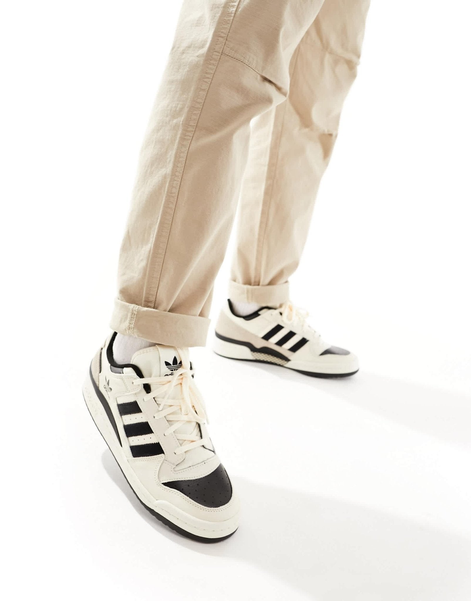 adidas Originals Forum Low trainers in off white and black - ASOS Sample Sale EU Store