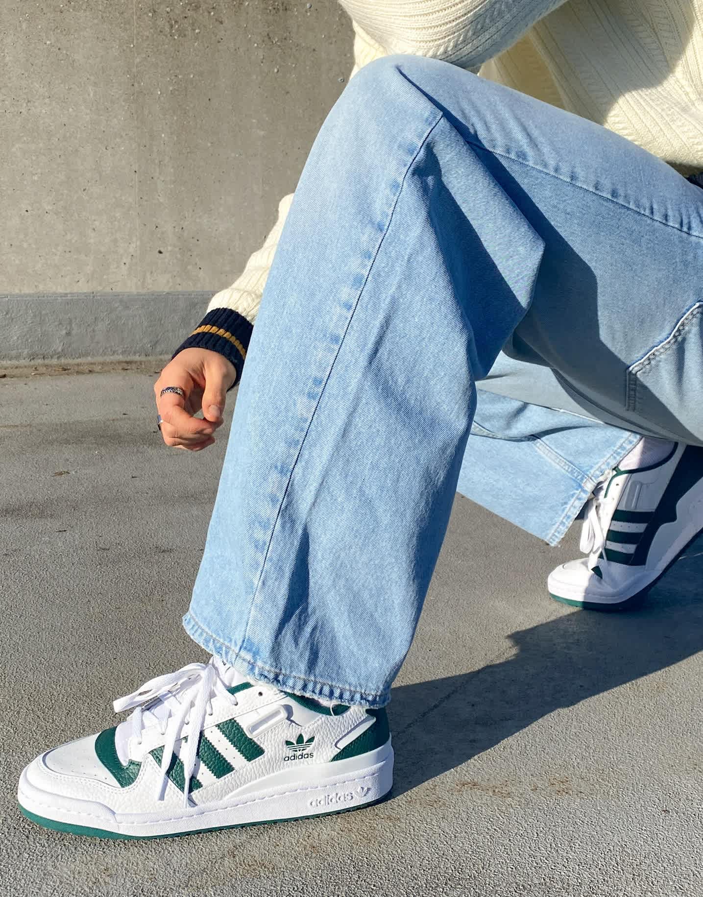 adidas Originals Forum Low trainers in white and collegiate green - ASOS Sample Sale EU Store