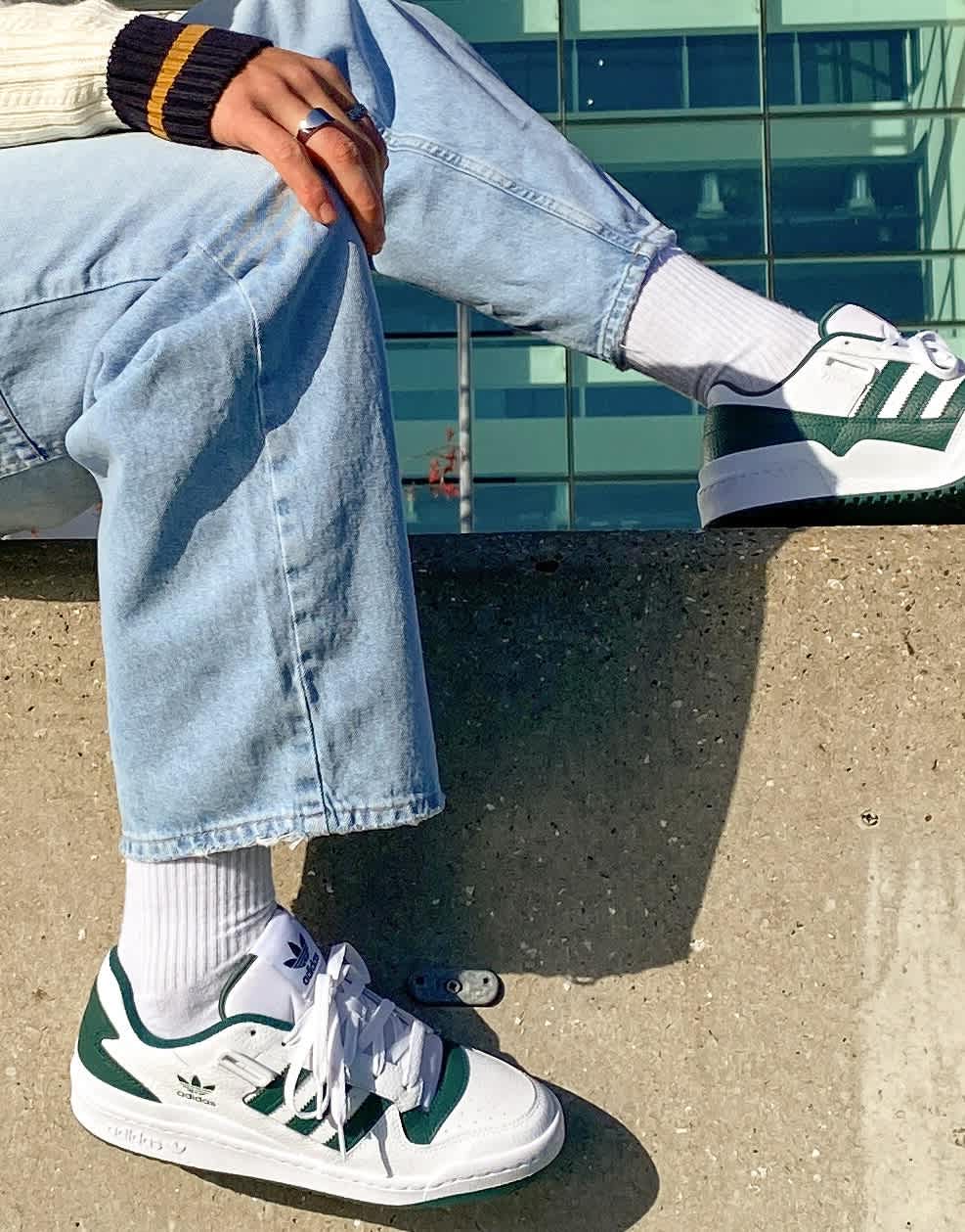 adidas Originals Forum Low trainers in white and collegiate green - ASOS Sample Sale EU Store