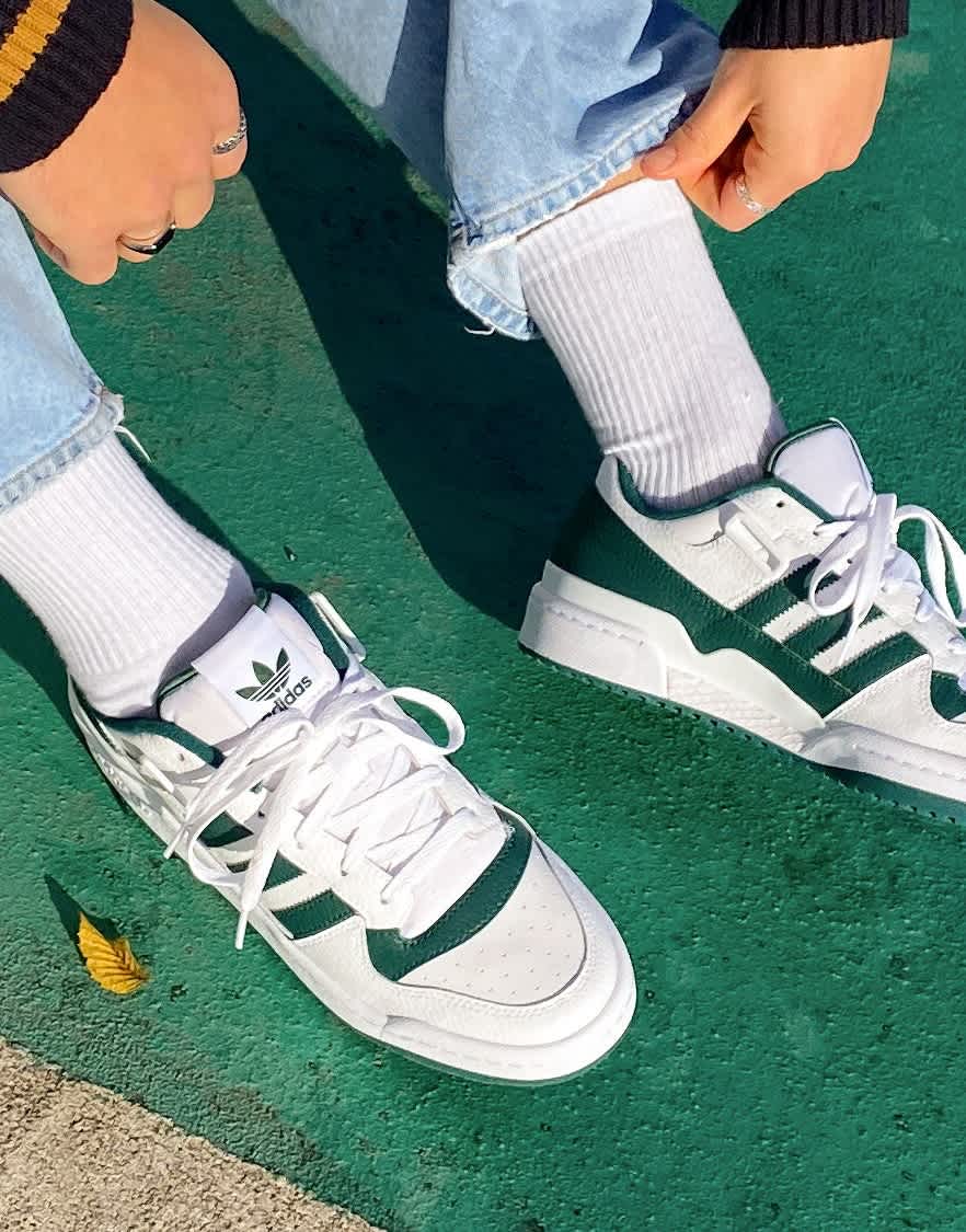 adidas Originals Forum Low trainers in white and collegiate green - ASOS Sample Sale EU Store