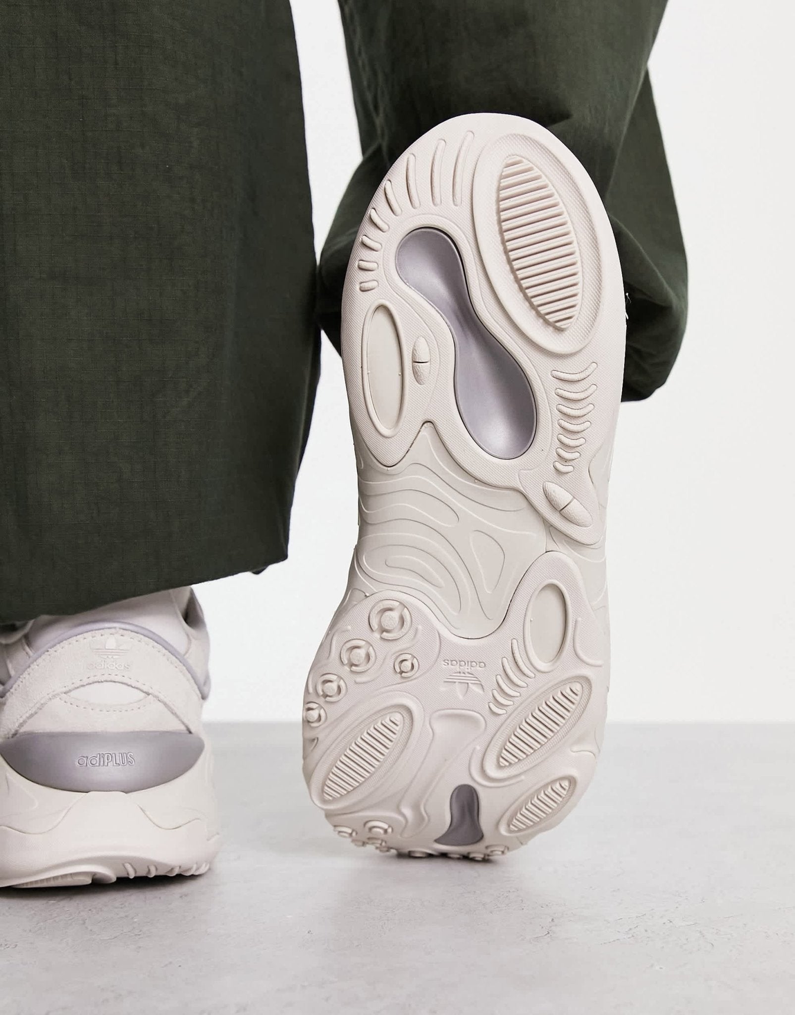 adidas Originals Oznova trainers in white and silver - ASOS Sample Sale EU Store