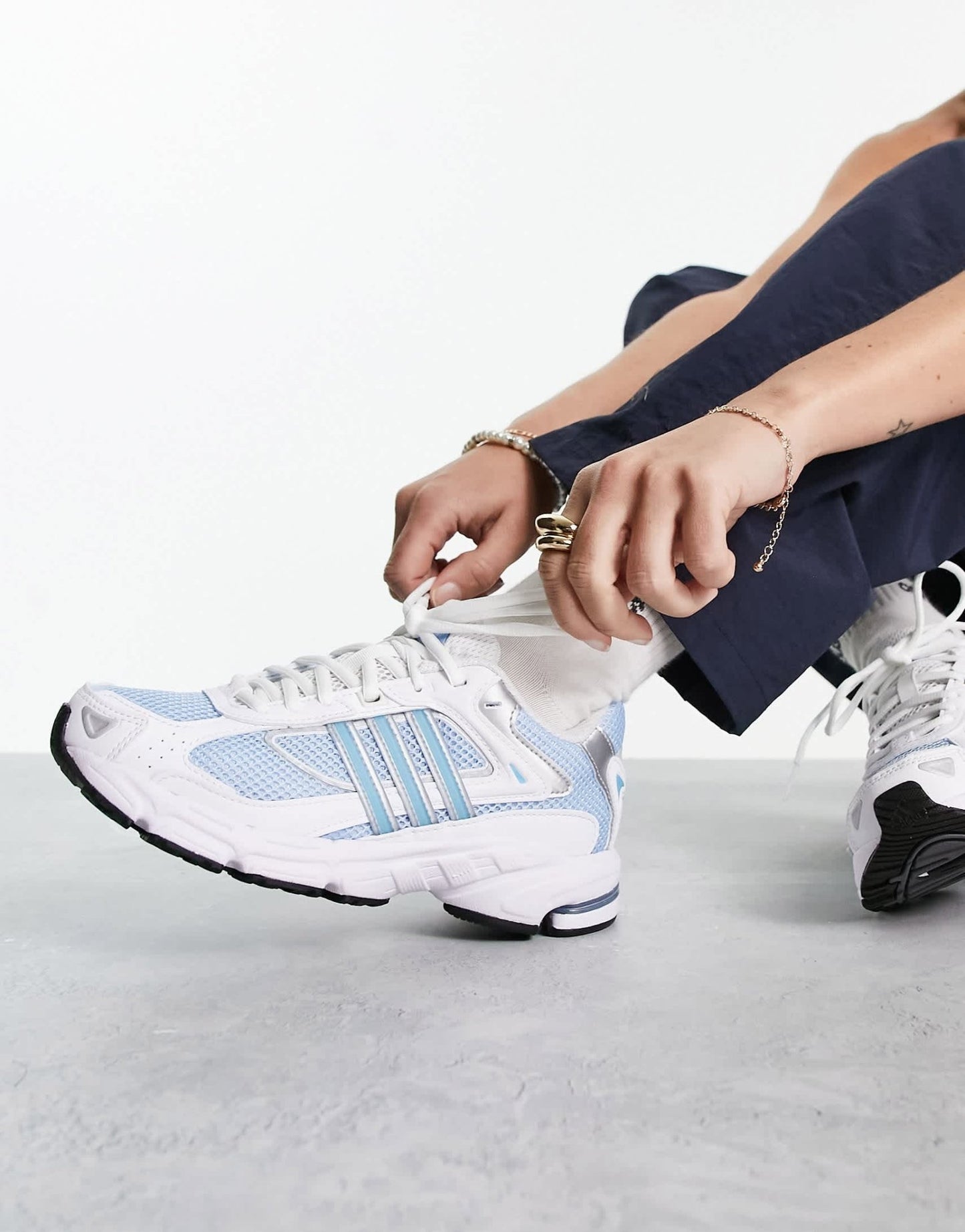adidas Originals Response CL trainers in white and blue - ASOS Sample Sale EU Store