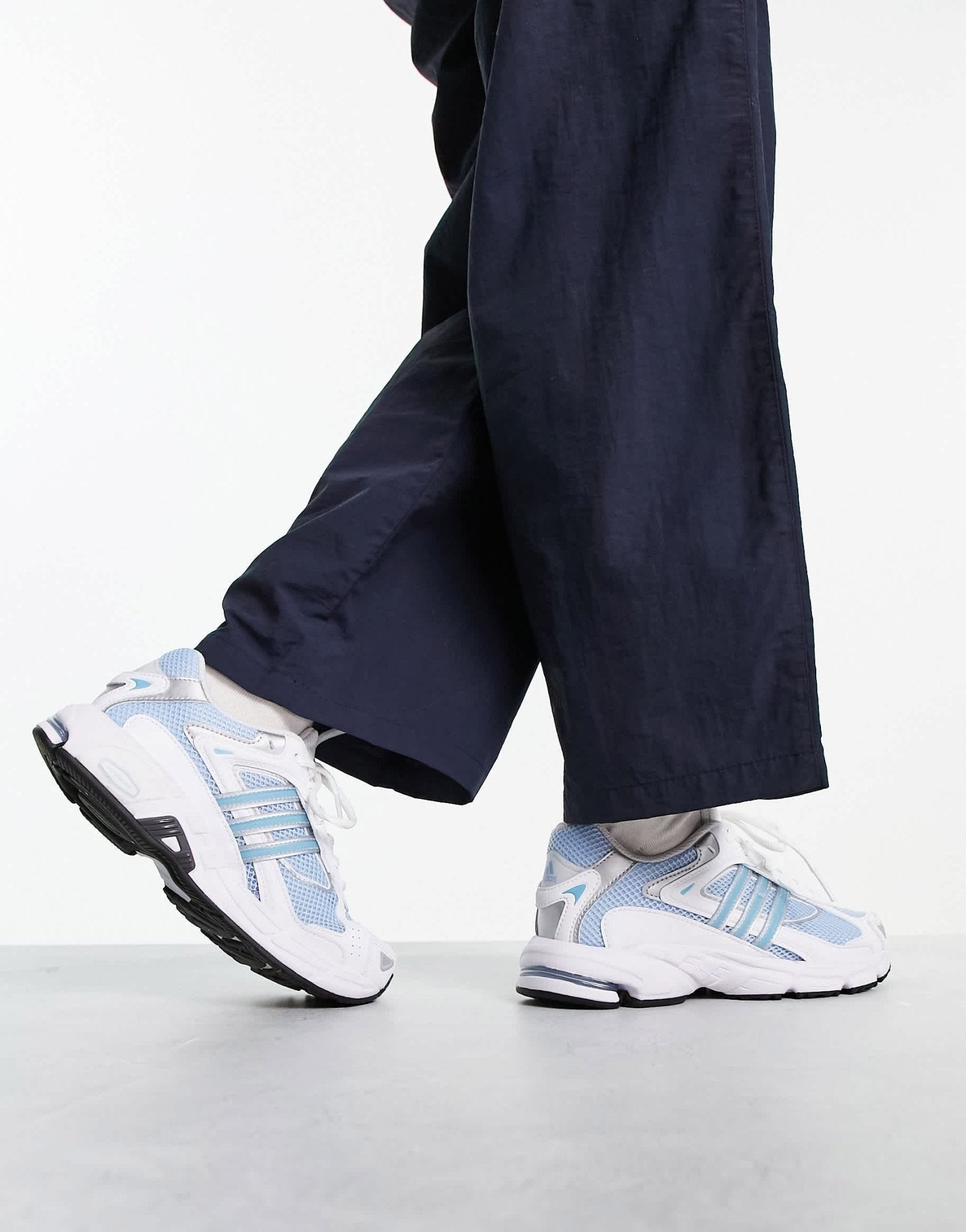 adidas Originals Response CL trainers in white and blue - ASOS Sample Sale EU Store