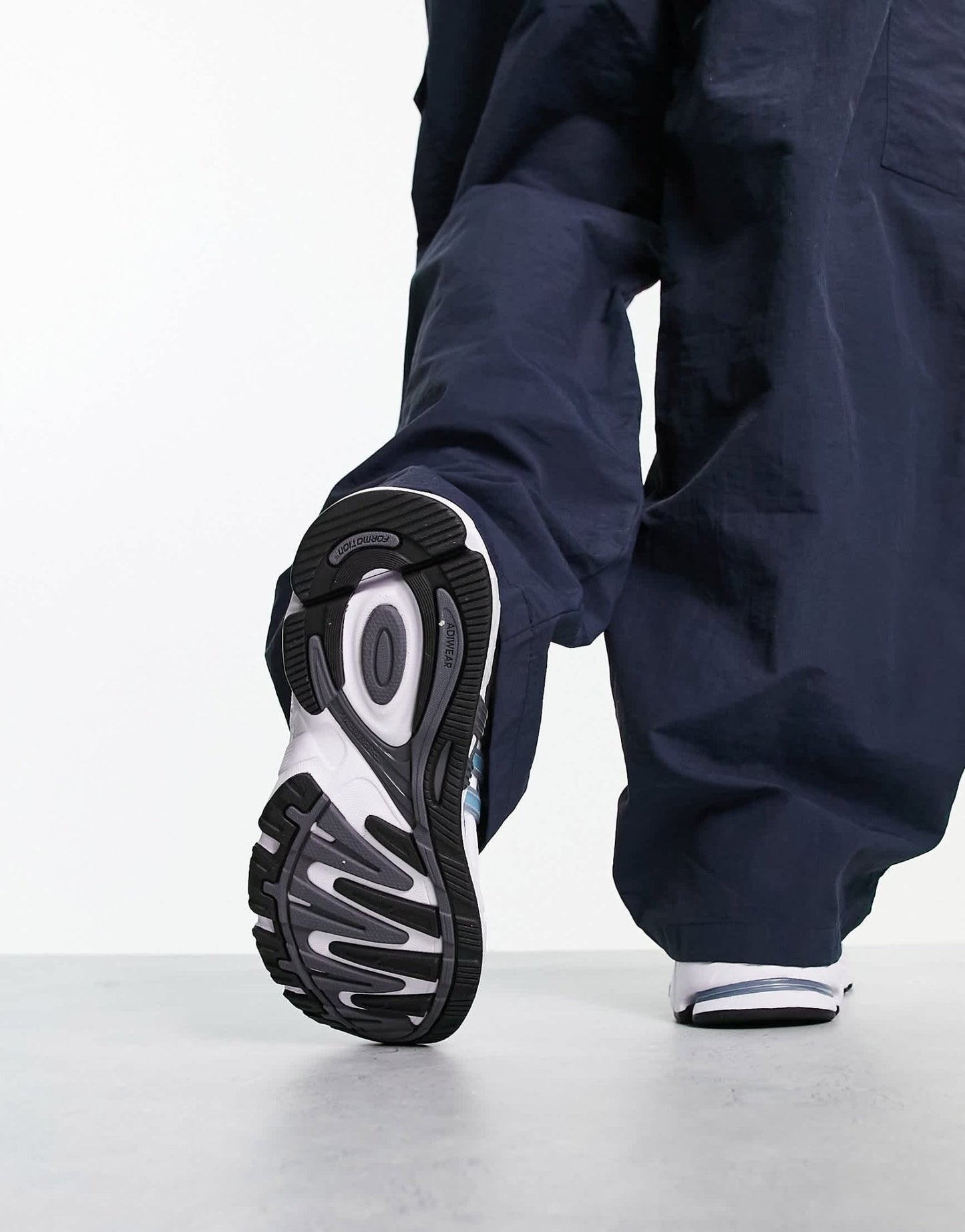 adidas Originals Response CL trainers in white and blue - ASOS Sample Sale EU Store