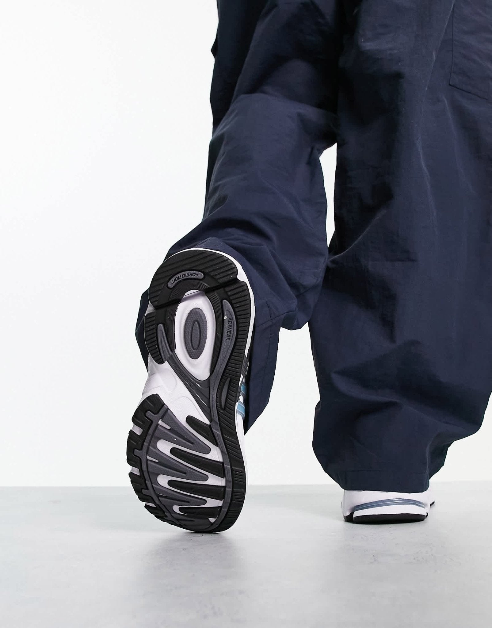 adidas Originals Response CL trainers in white and blue - ASOS Sample Sale EU Store